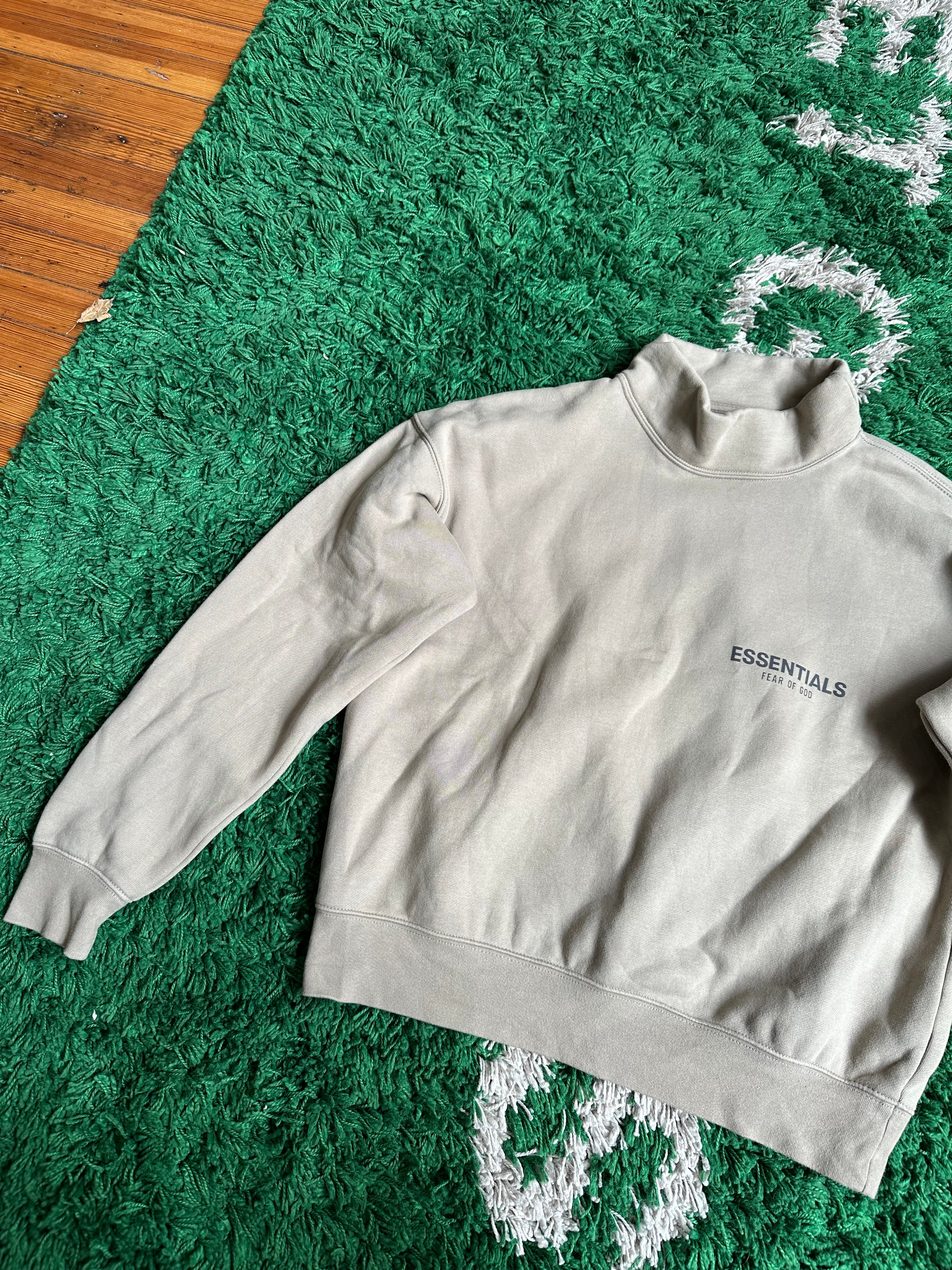 Essentials Crewneck “Beige”