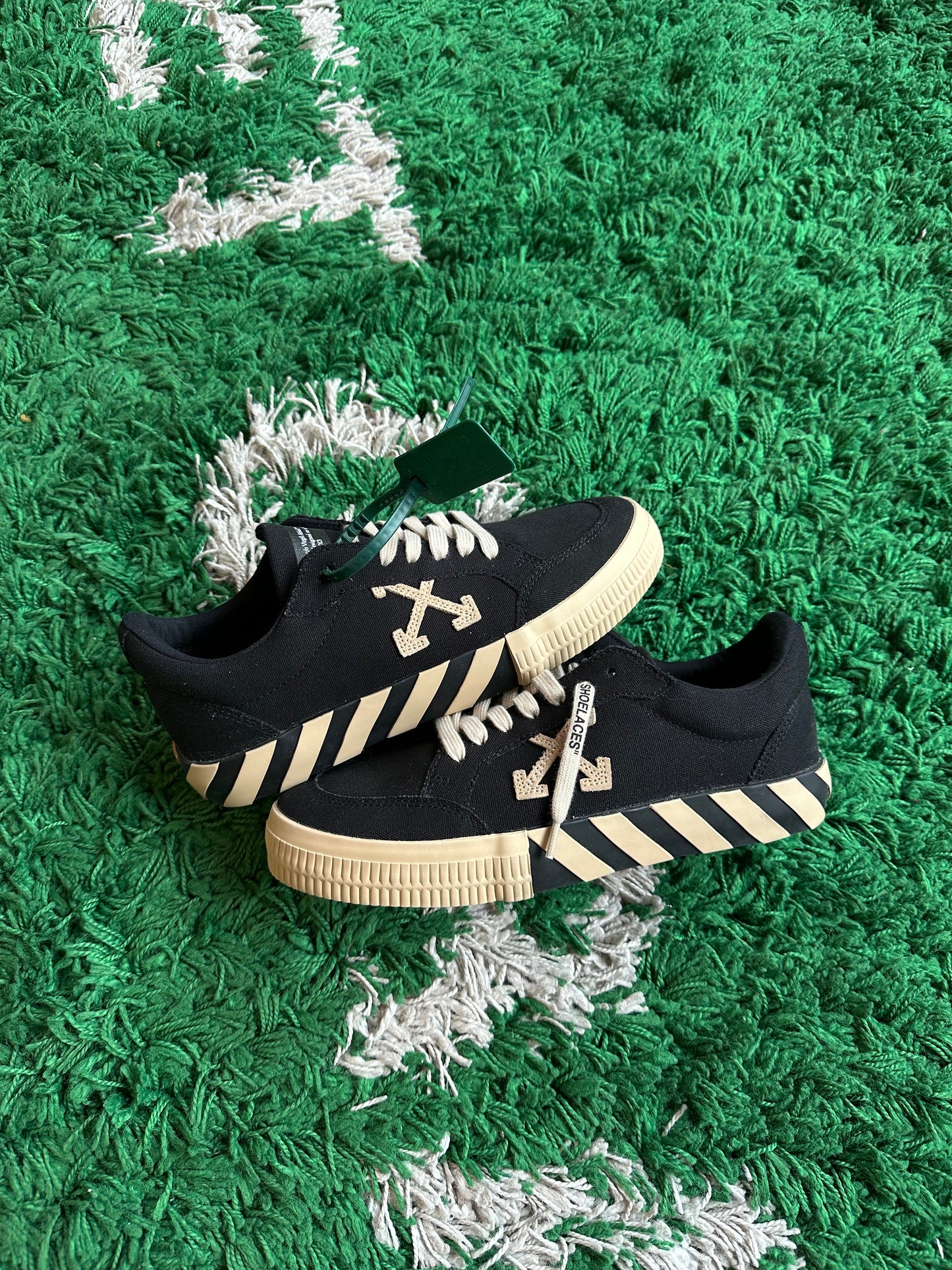 Off-White Vulc Low “Black / Beige”