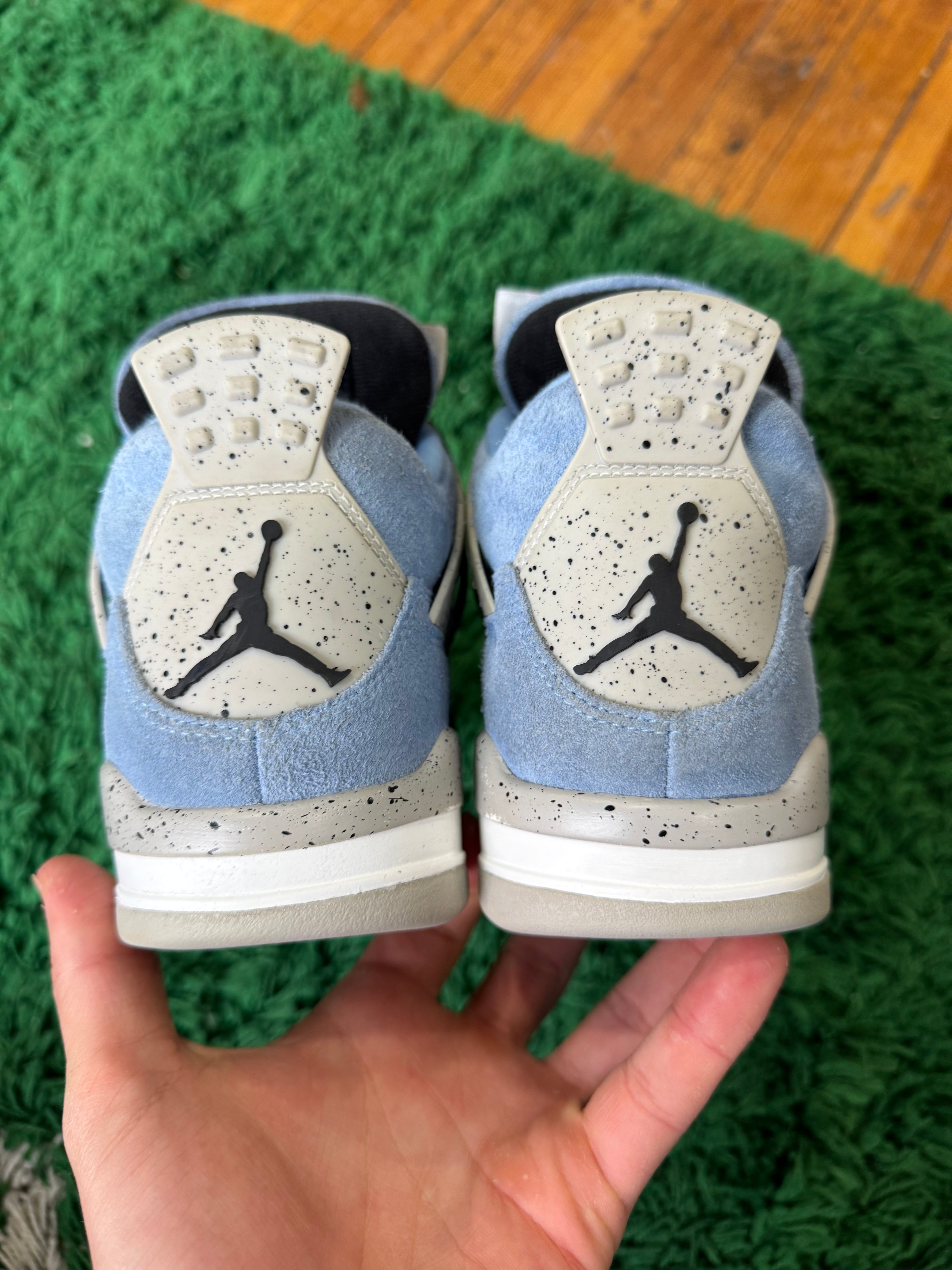 Jordan 4 “University Blue”