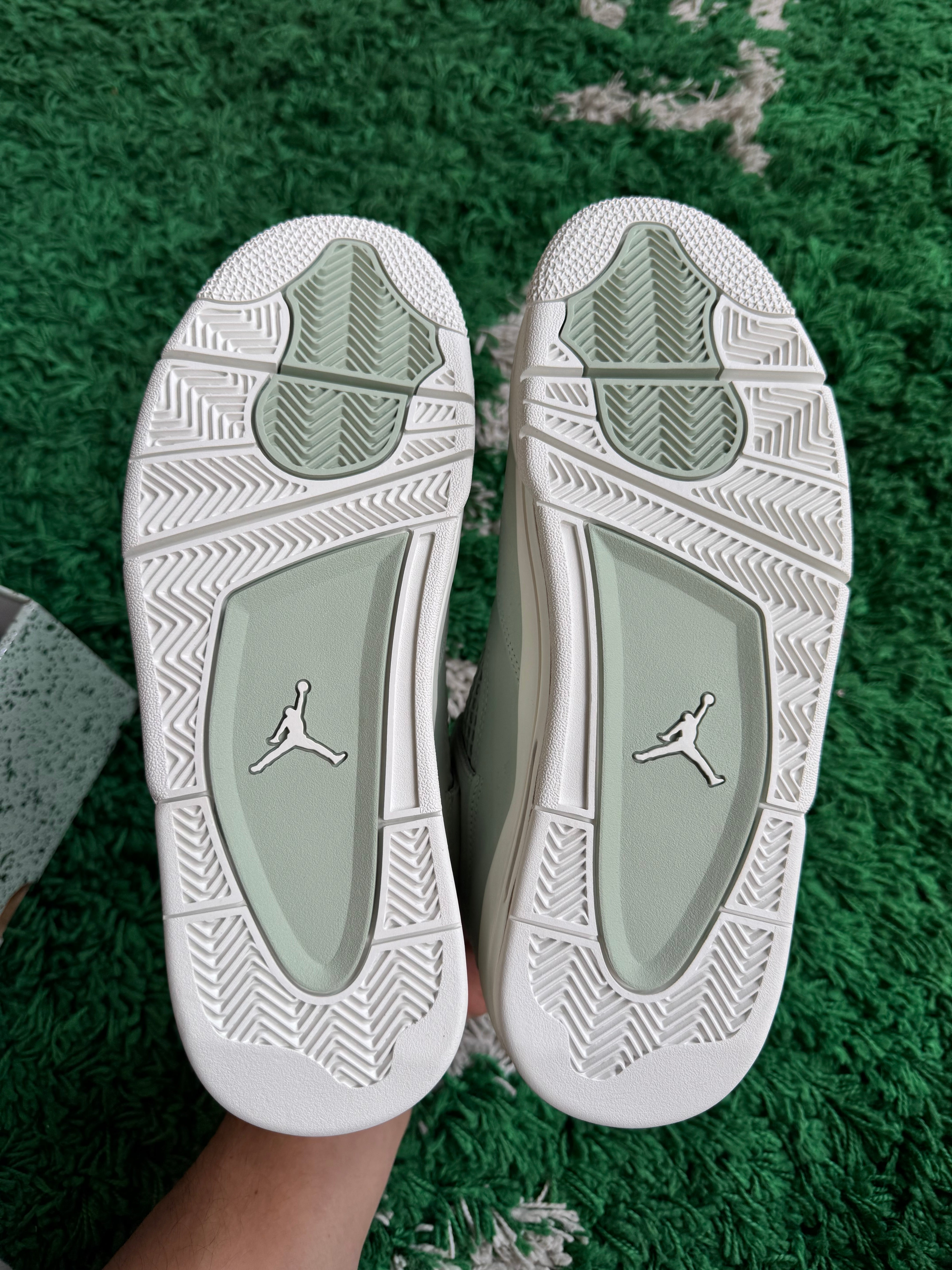 Jordan 4 “Seafoam Sail”