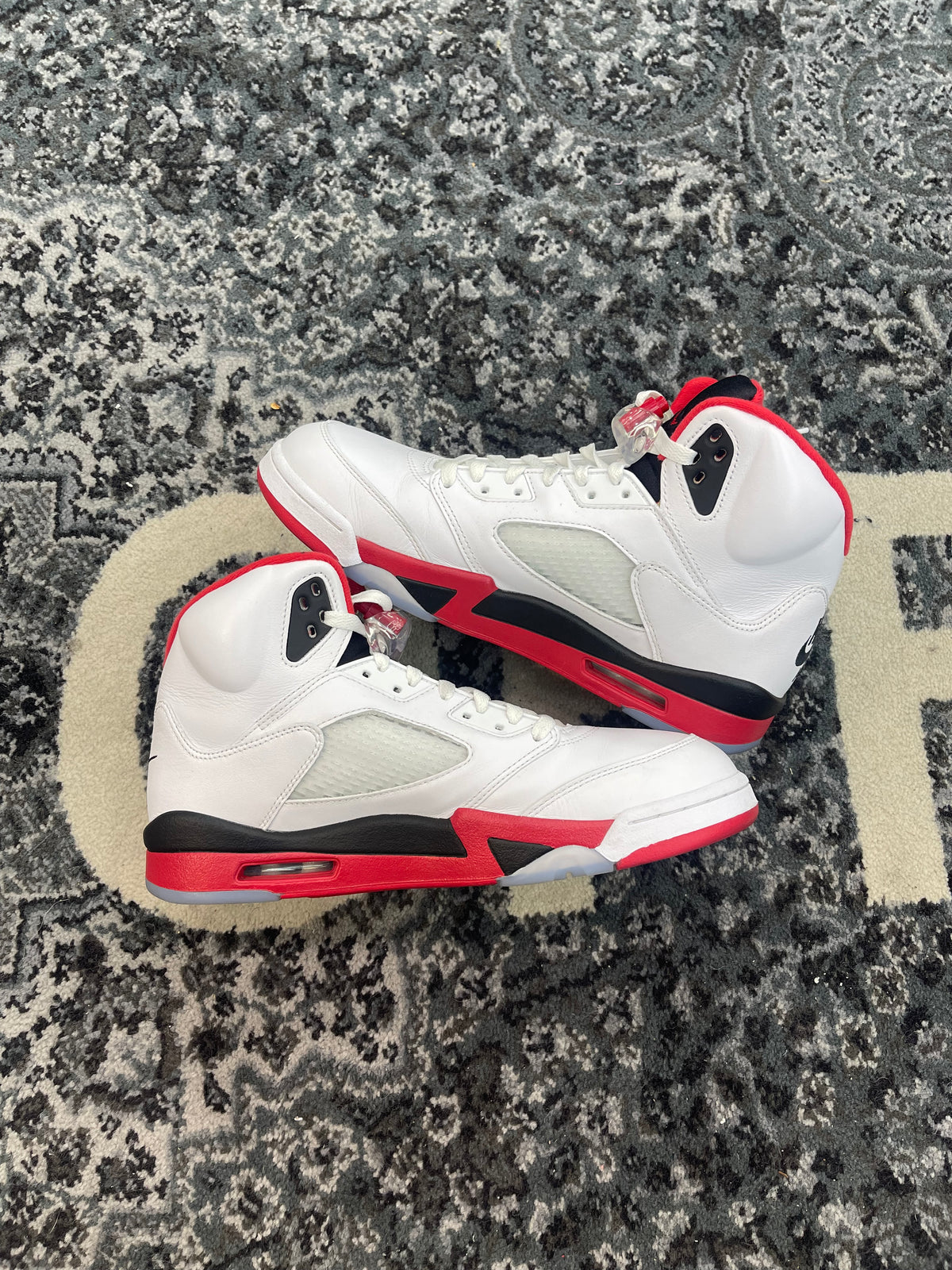 Jordan 5 “Fire Red Black Tongue”