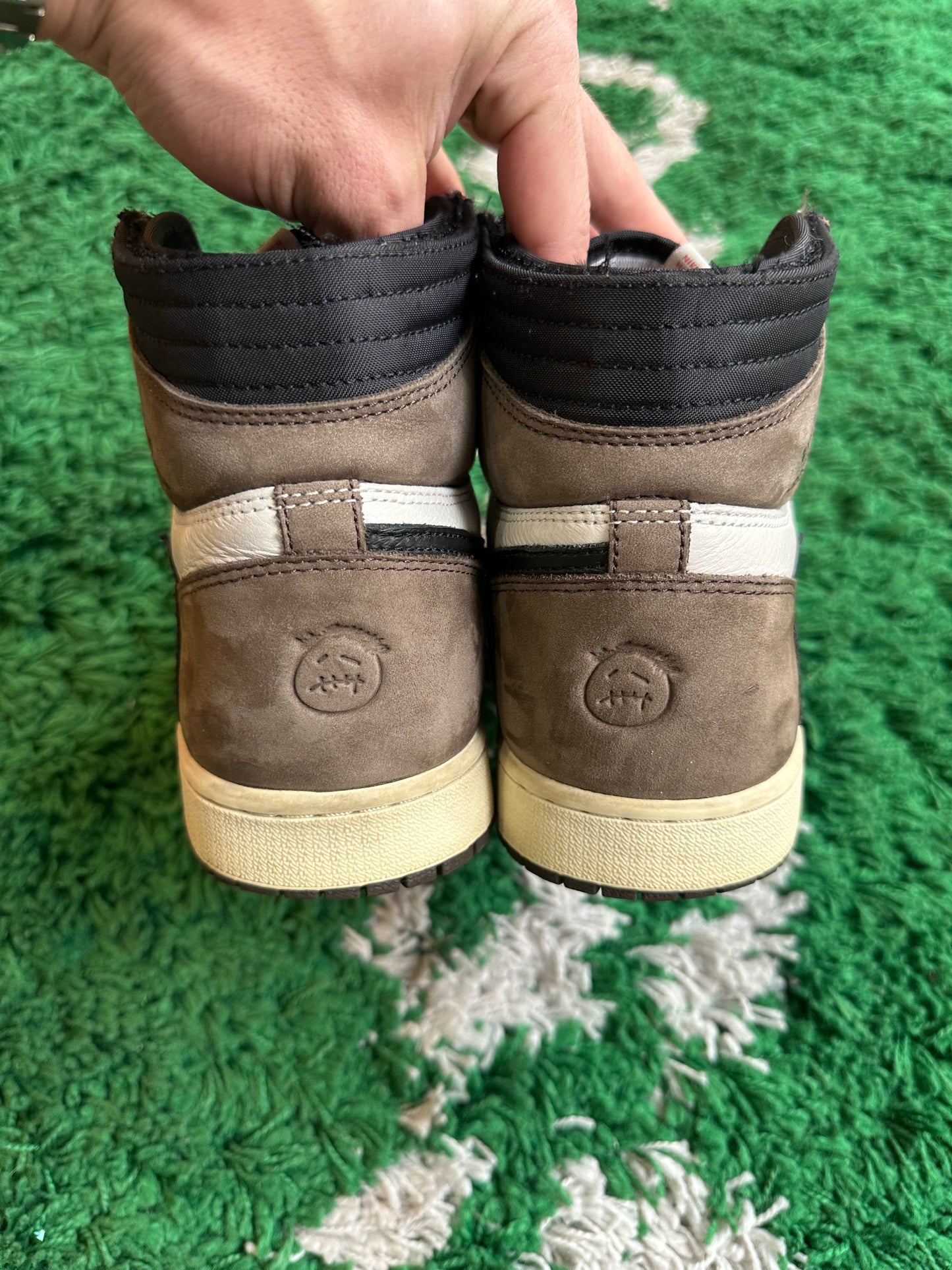 Jordan 1 Travis High “Mocha”
