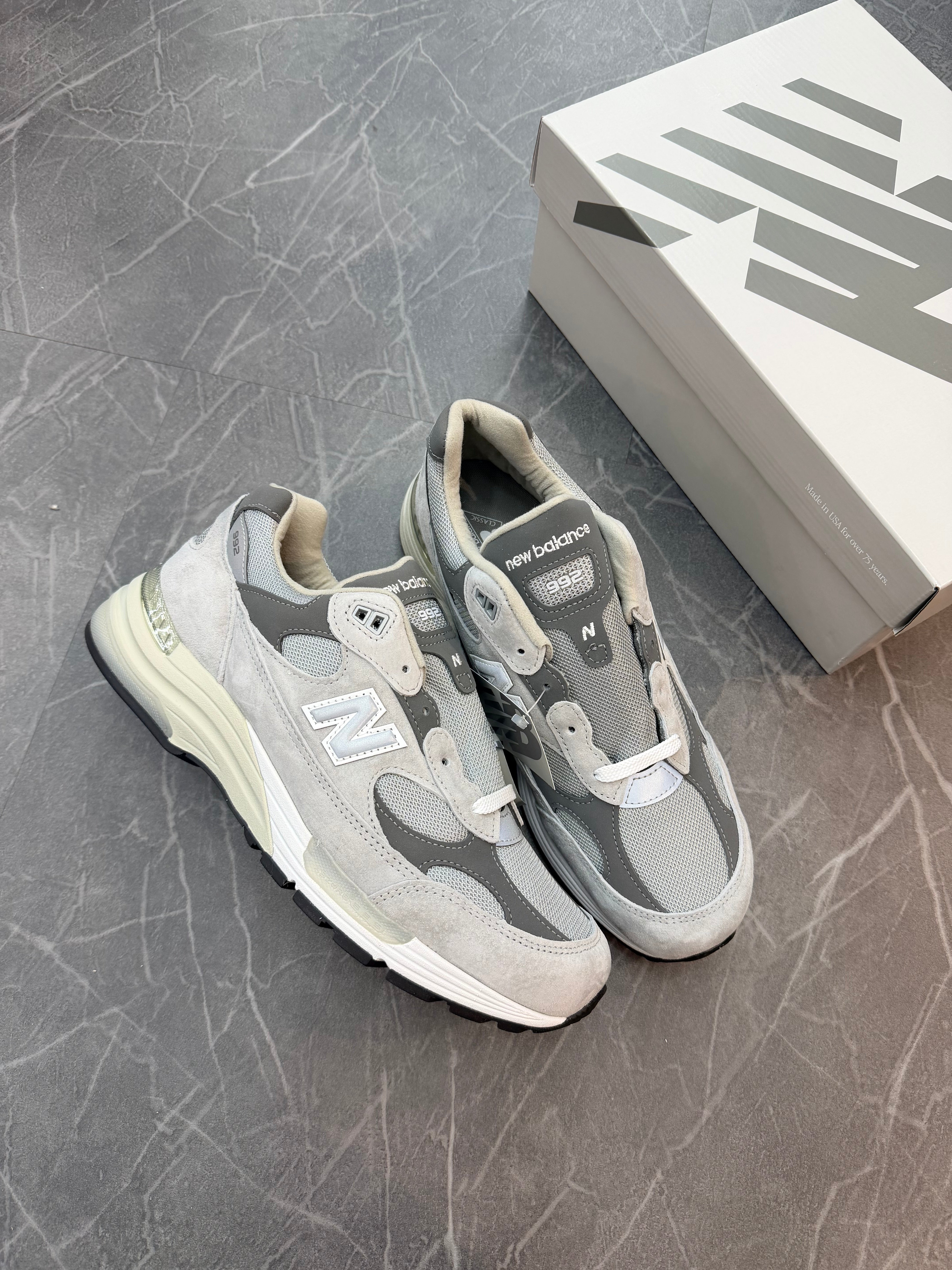 New Balance 992 MiUSA Grey Silver Metallic