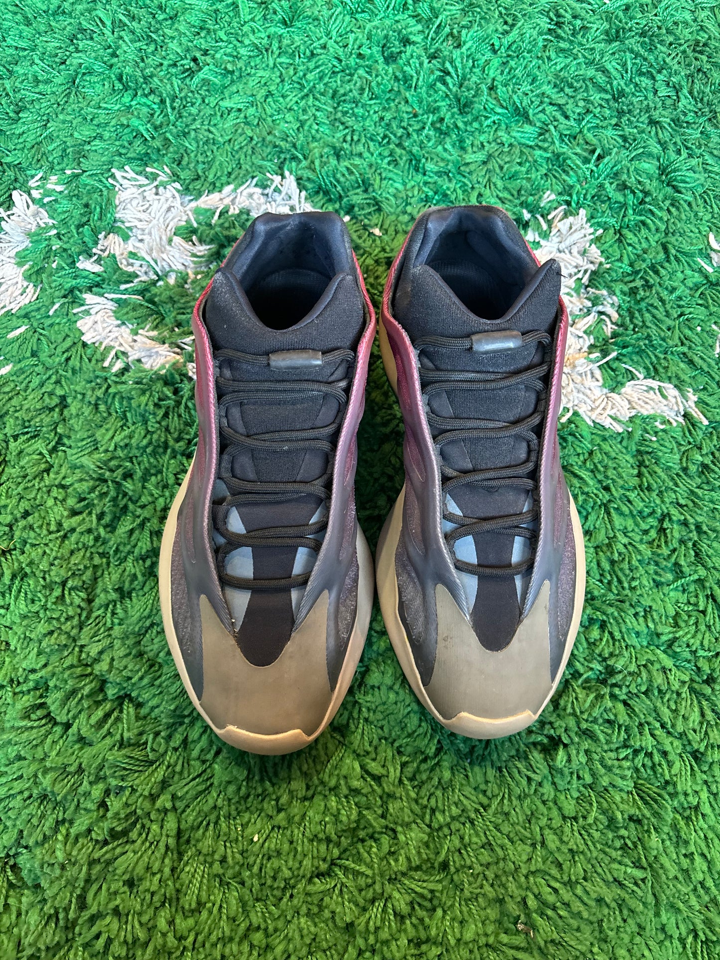 Yeezy 700 V3 “Fade Carbon”