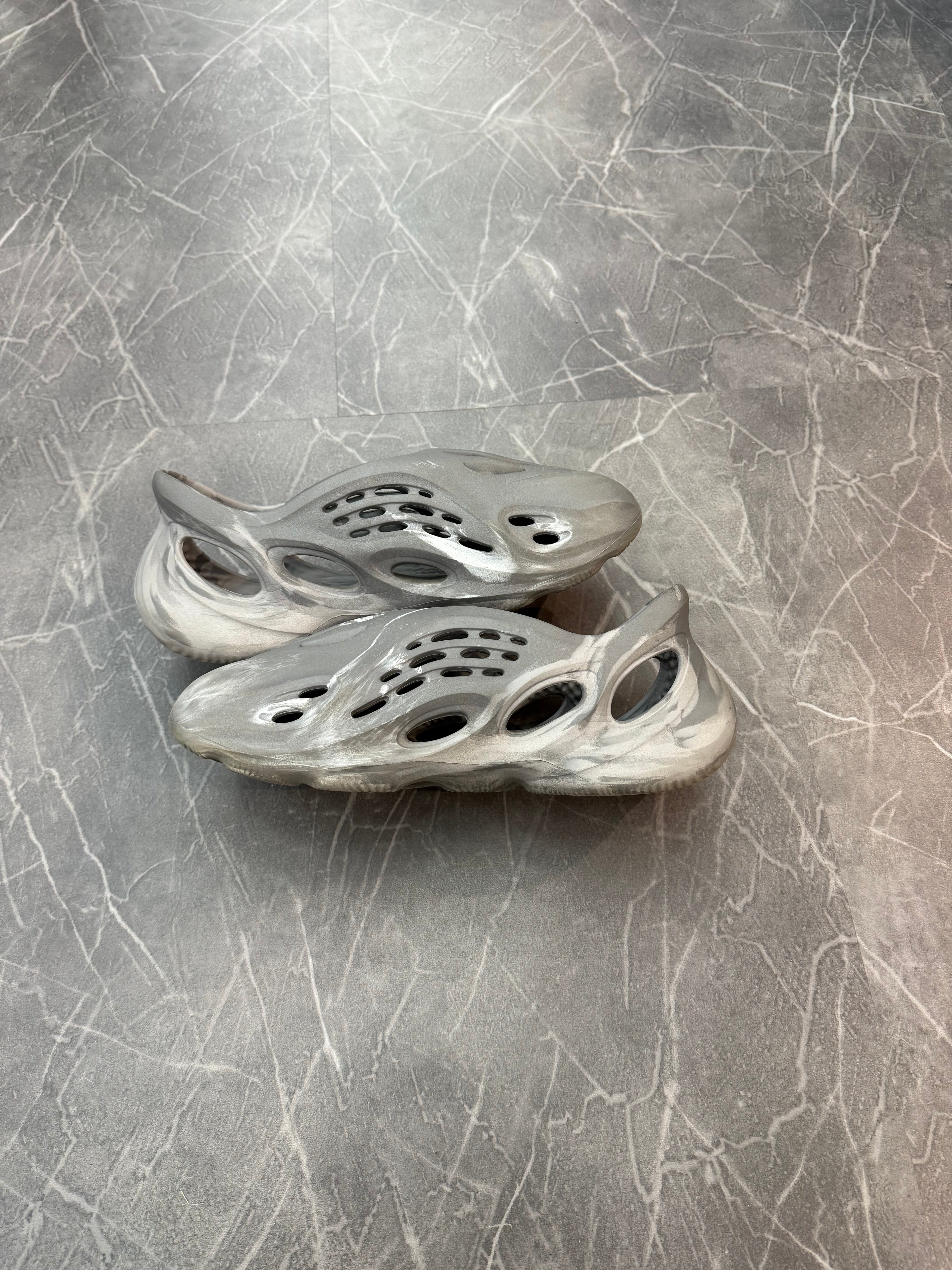 Yeezy Foam RNR “MX Granite”