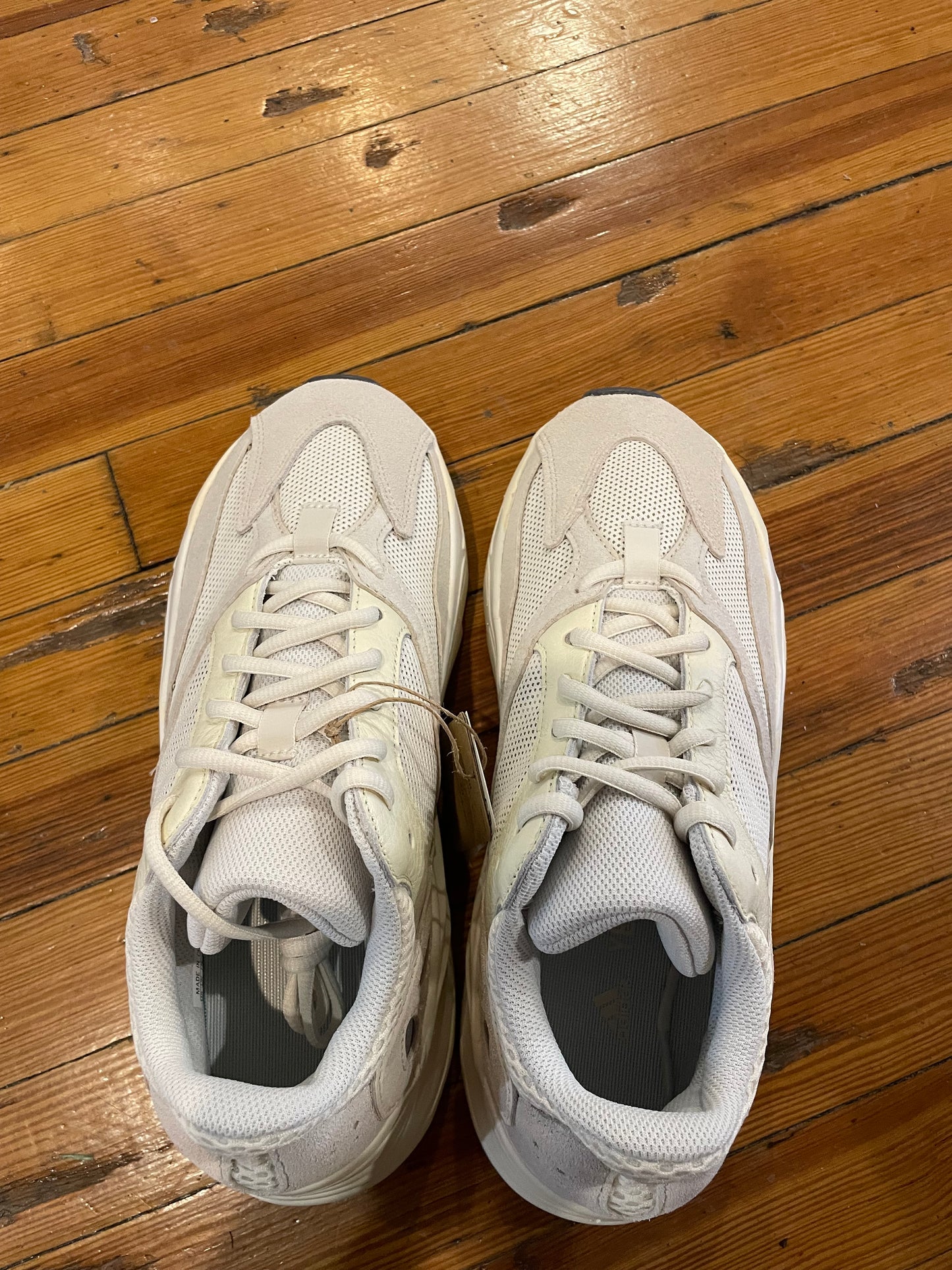 Yeezy 700 “Analog”