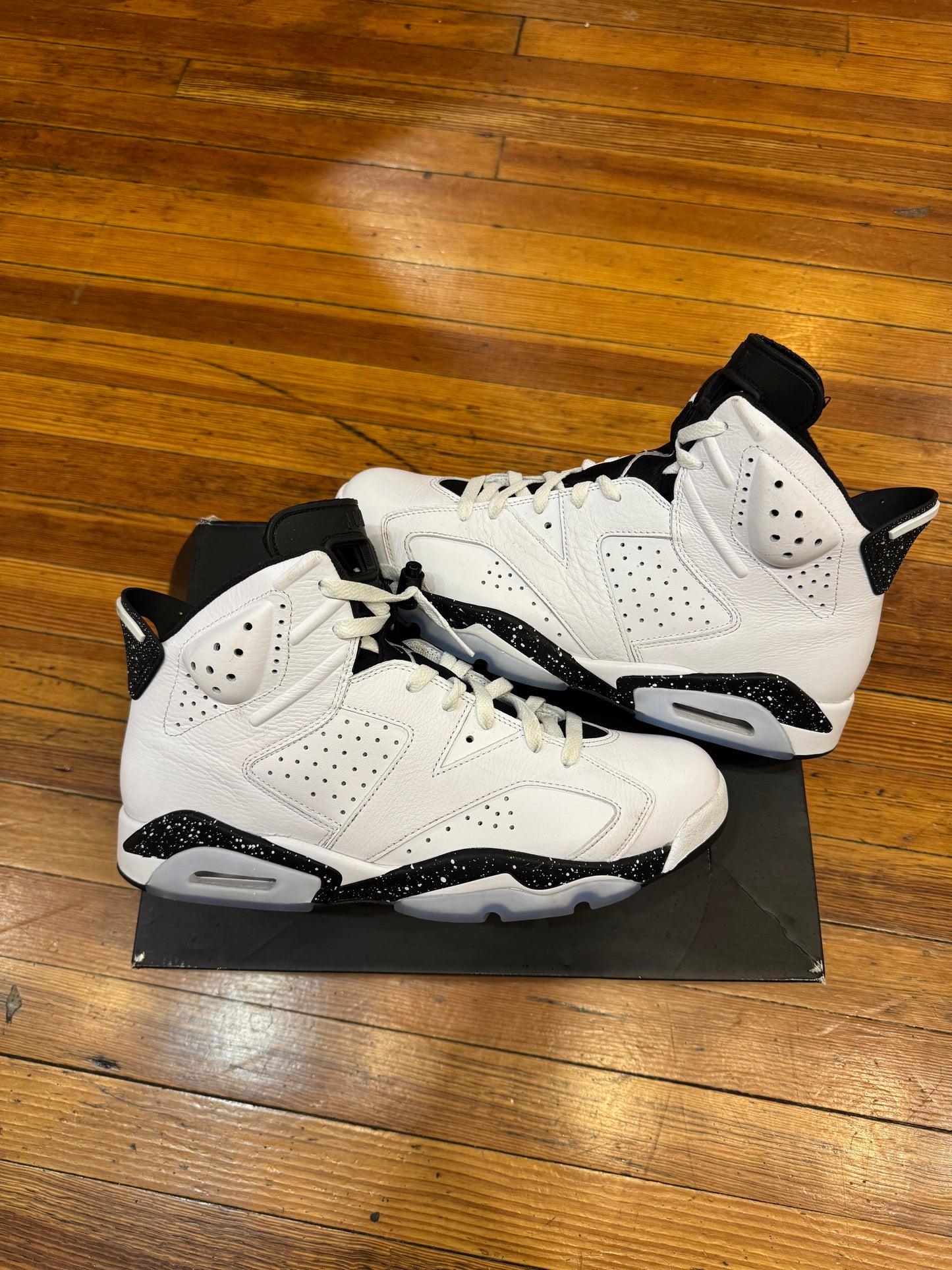 Air Jordan 6 “Oreo”
