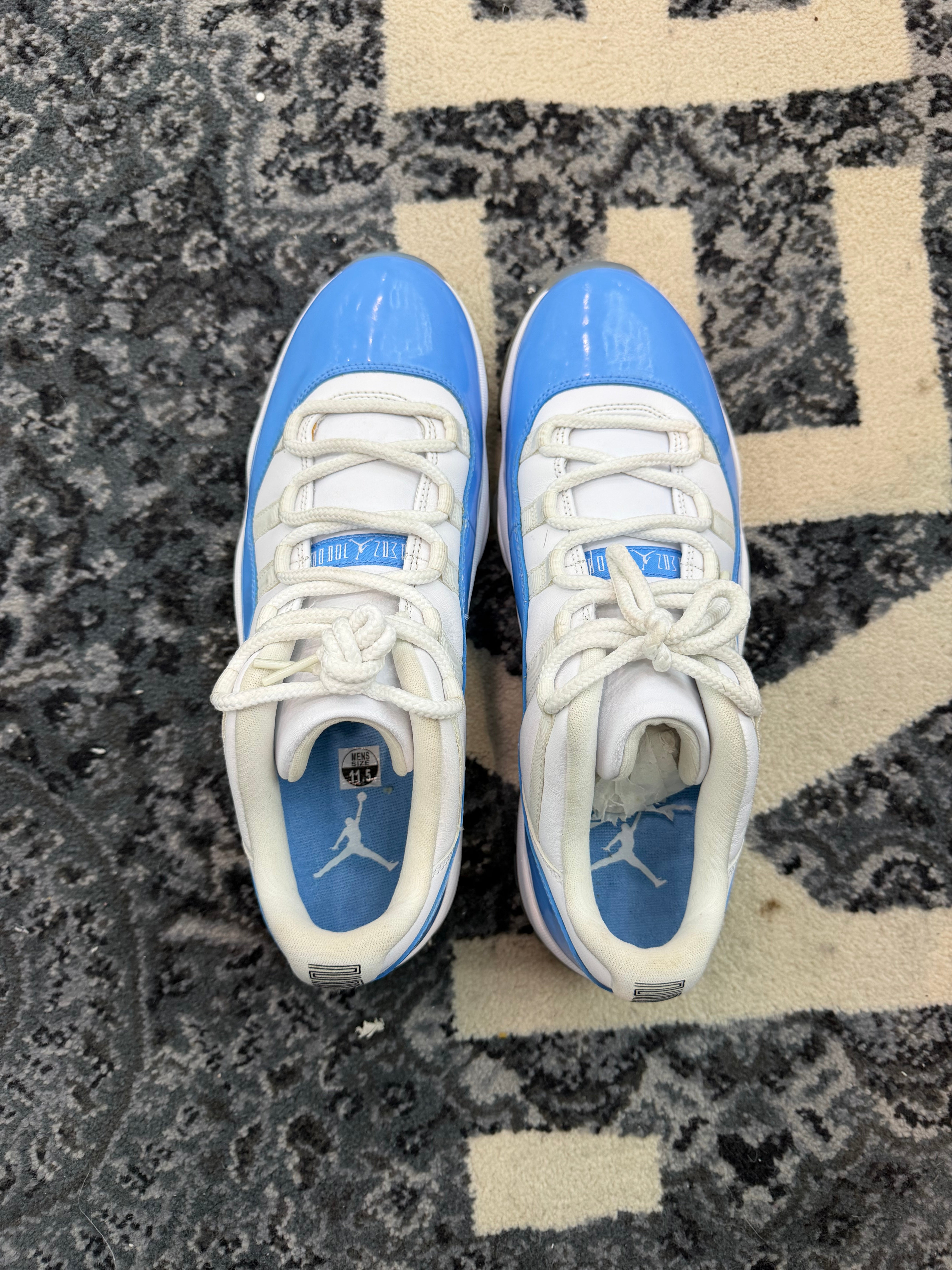 Jordan 11 Low “UNC”