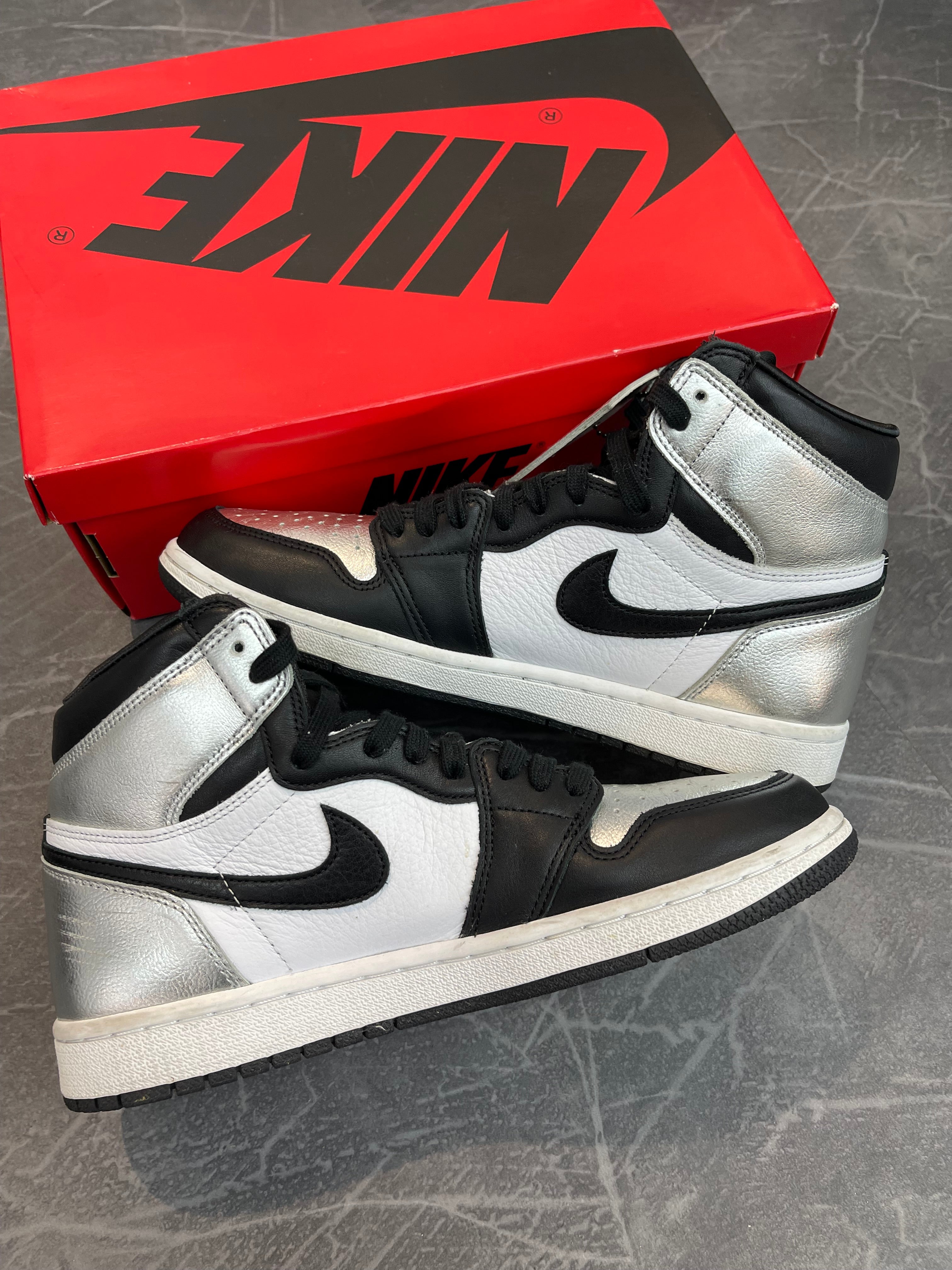 Jordan 1 High “Silver Toe”