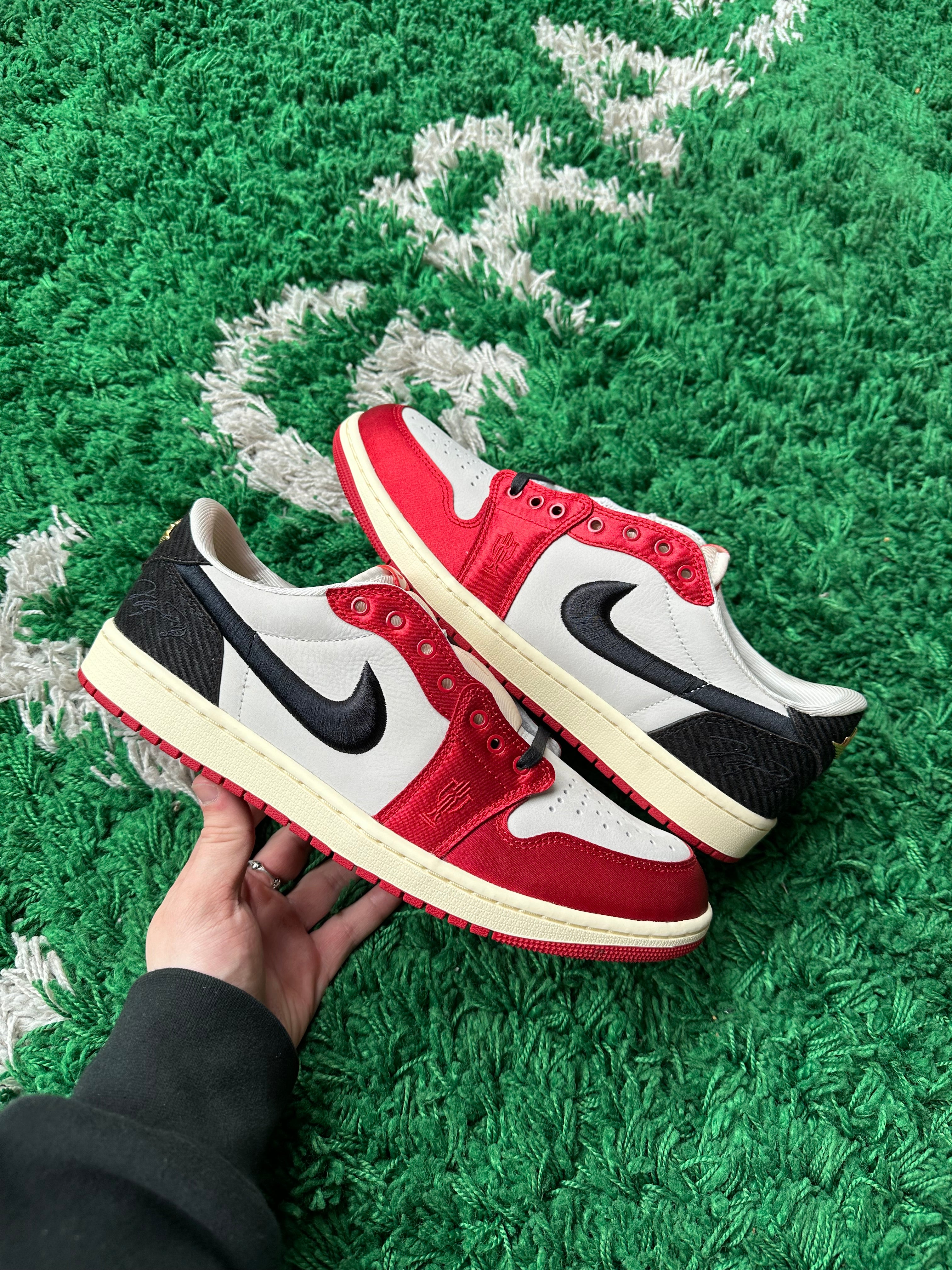 Jordan 1 Low x Trophy Room