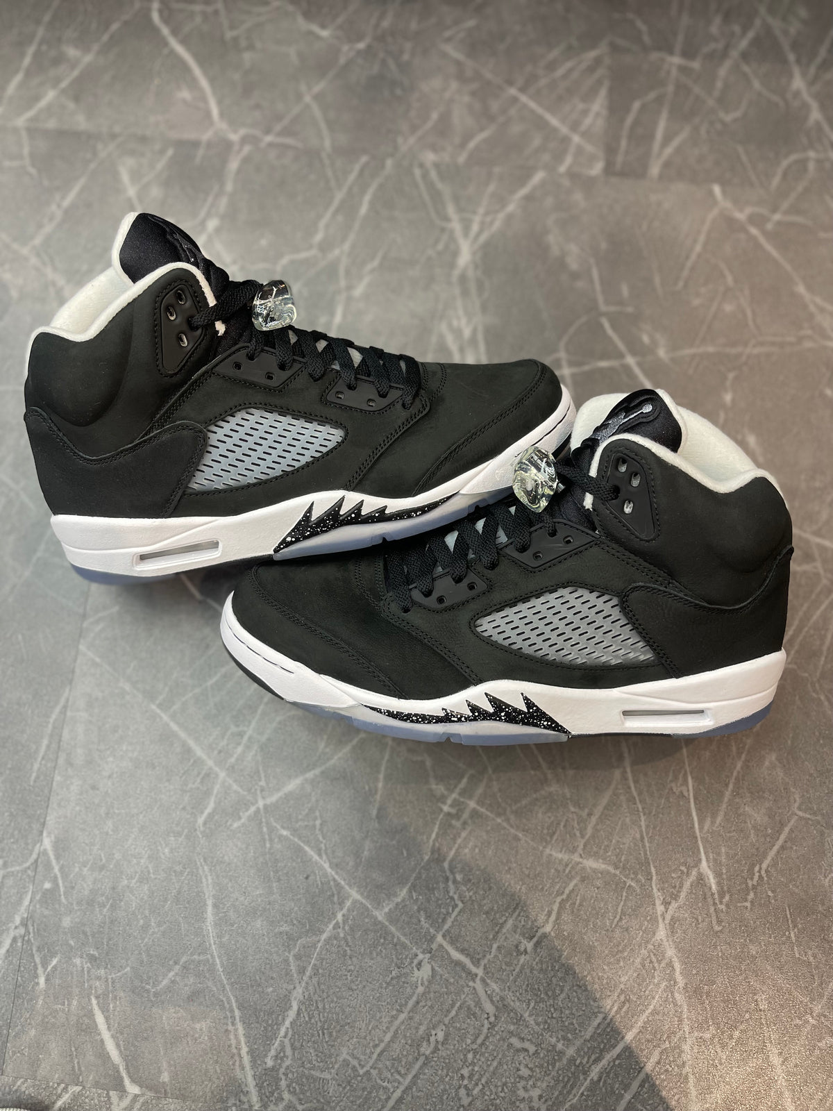 Jordan 5 “Moonlight”