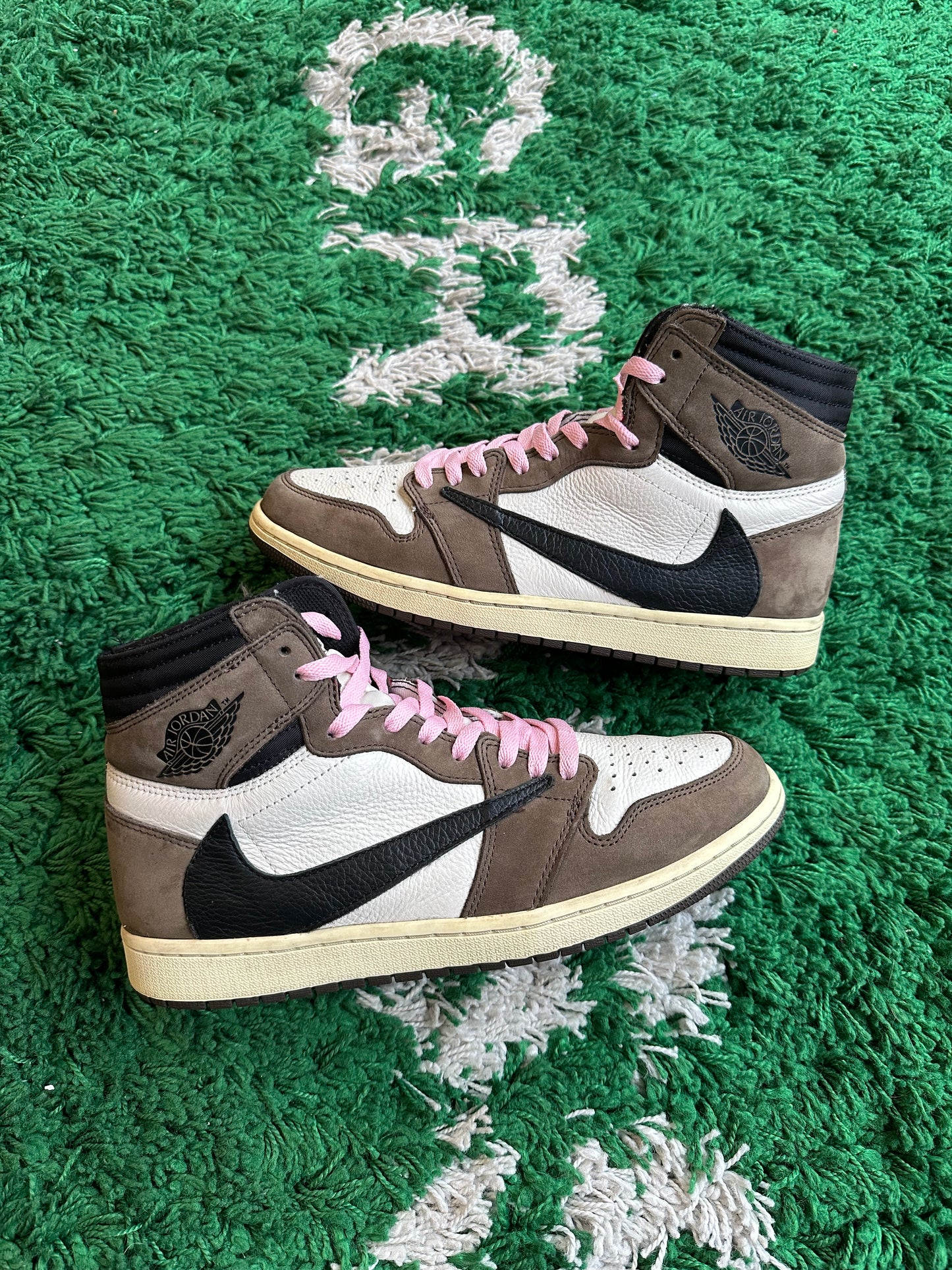 Jordan 1 Travis High “Mocha”
