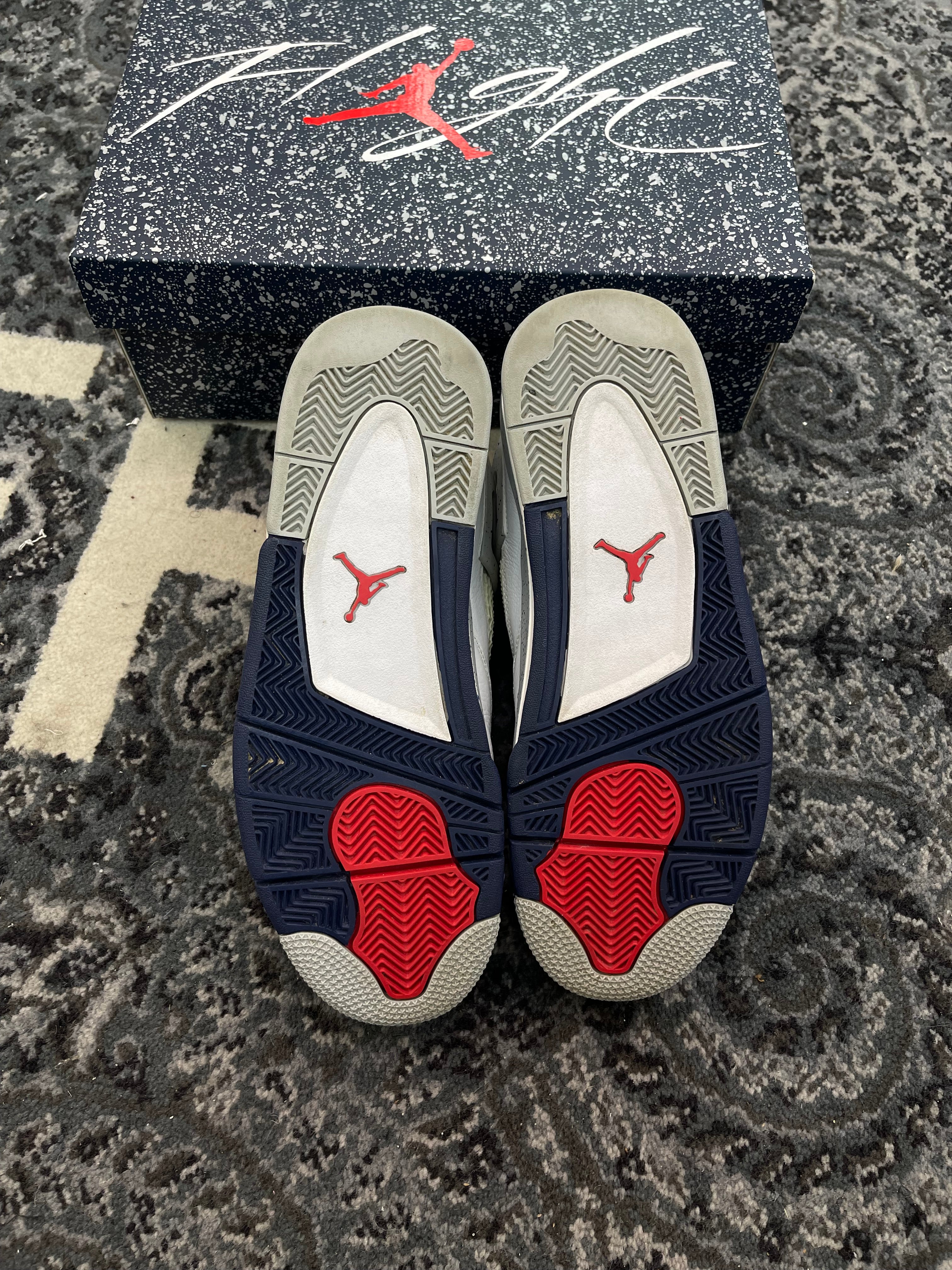 Jordan 4 “Midnight Navy”