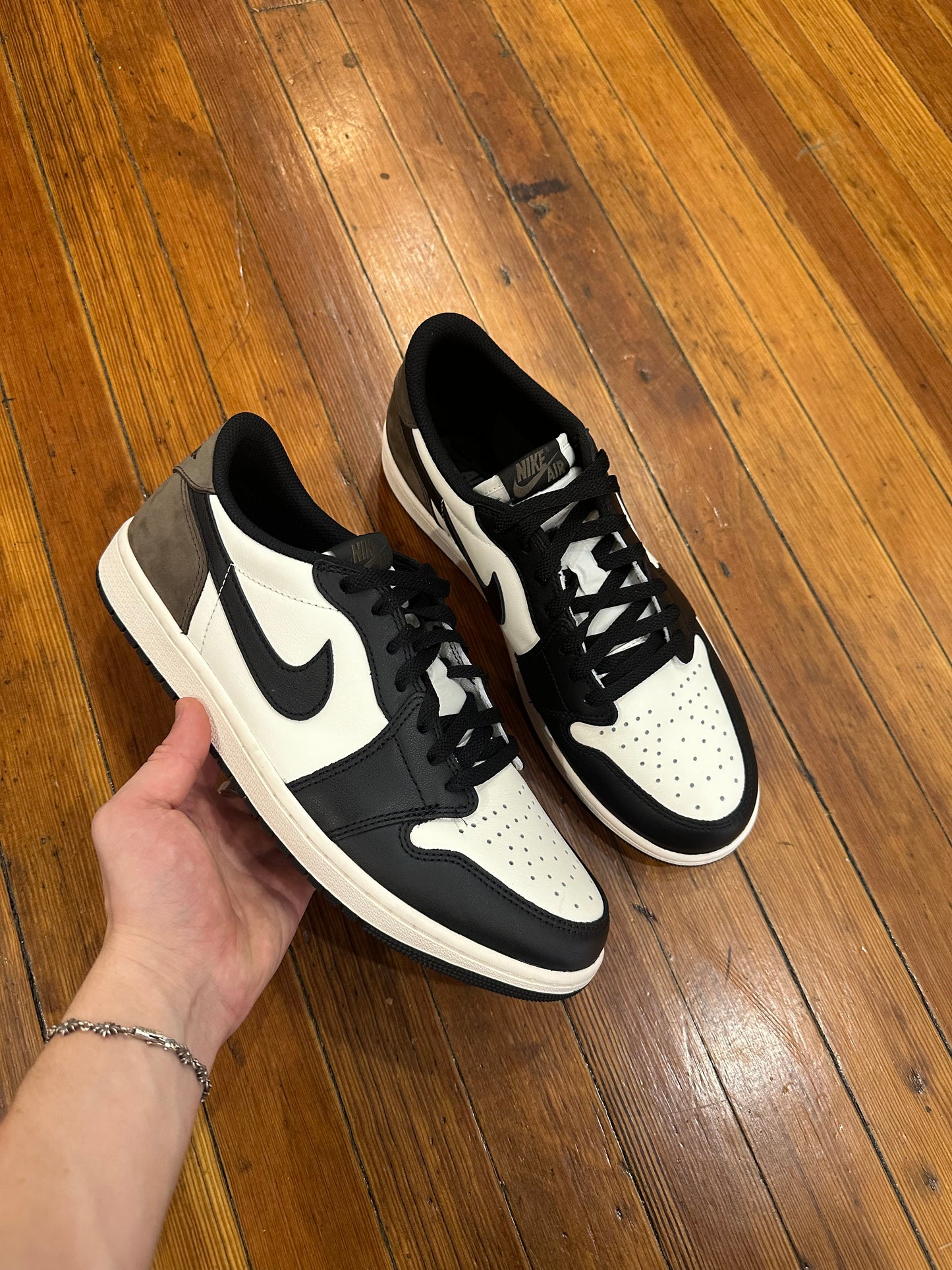 Jordan 1 Low “Mocha”