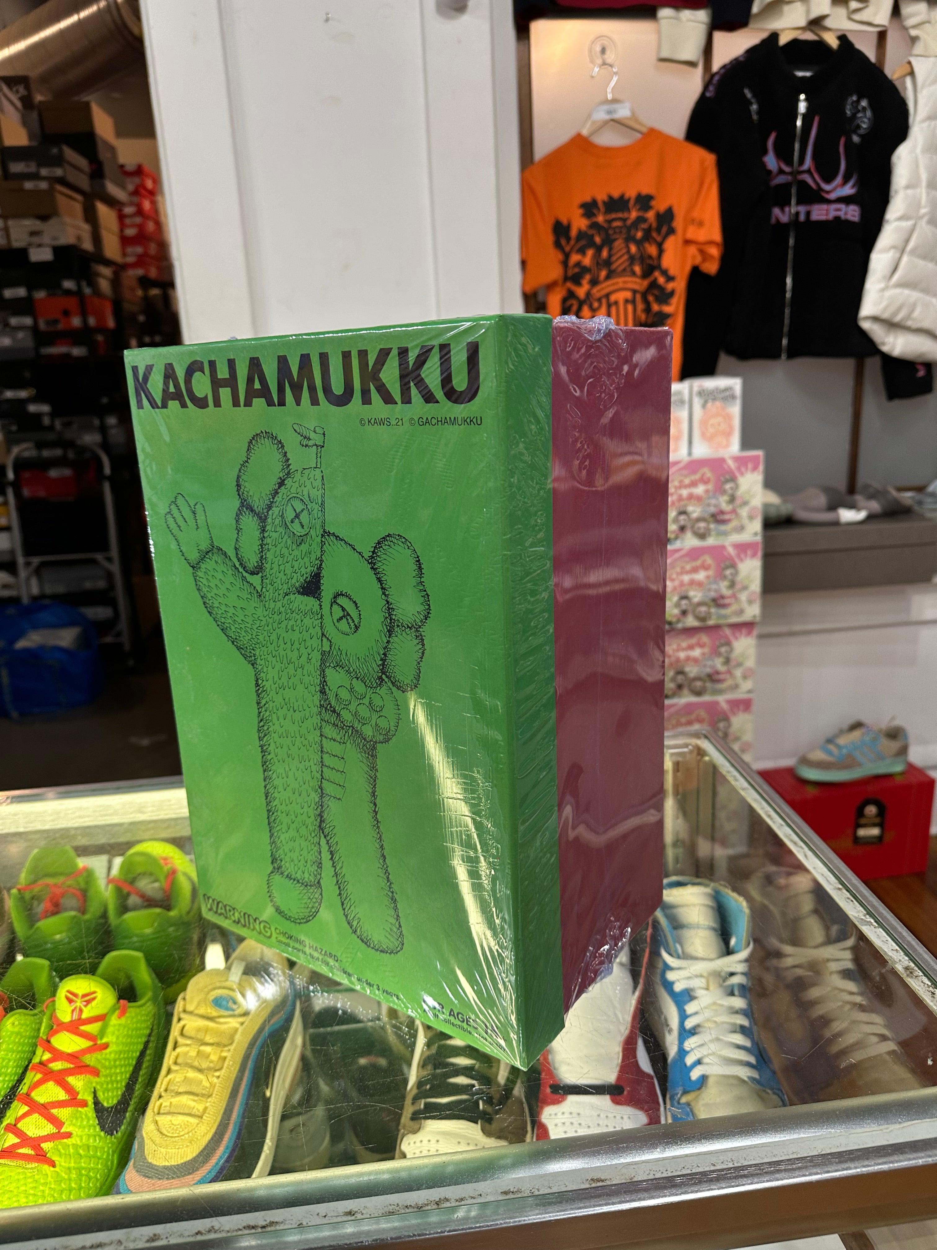 KAWS KACHAMUKKU Vinyl Figure “Red Green”