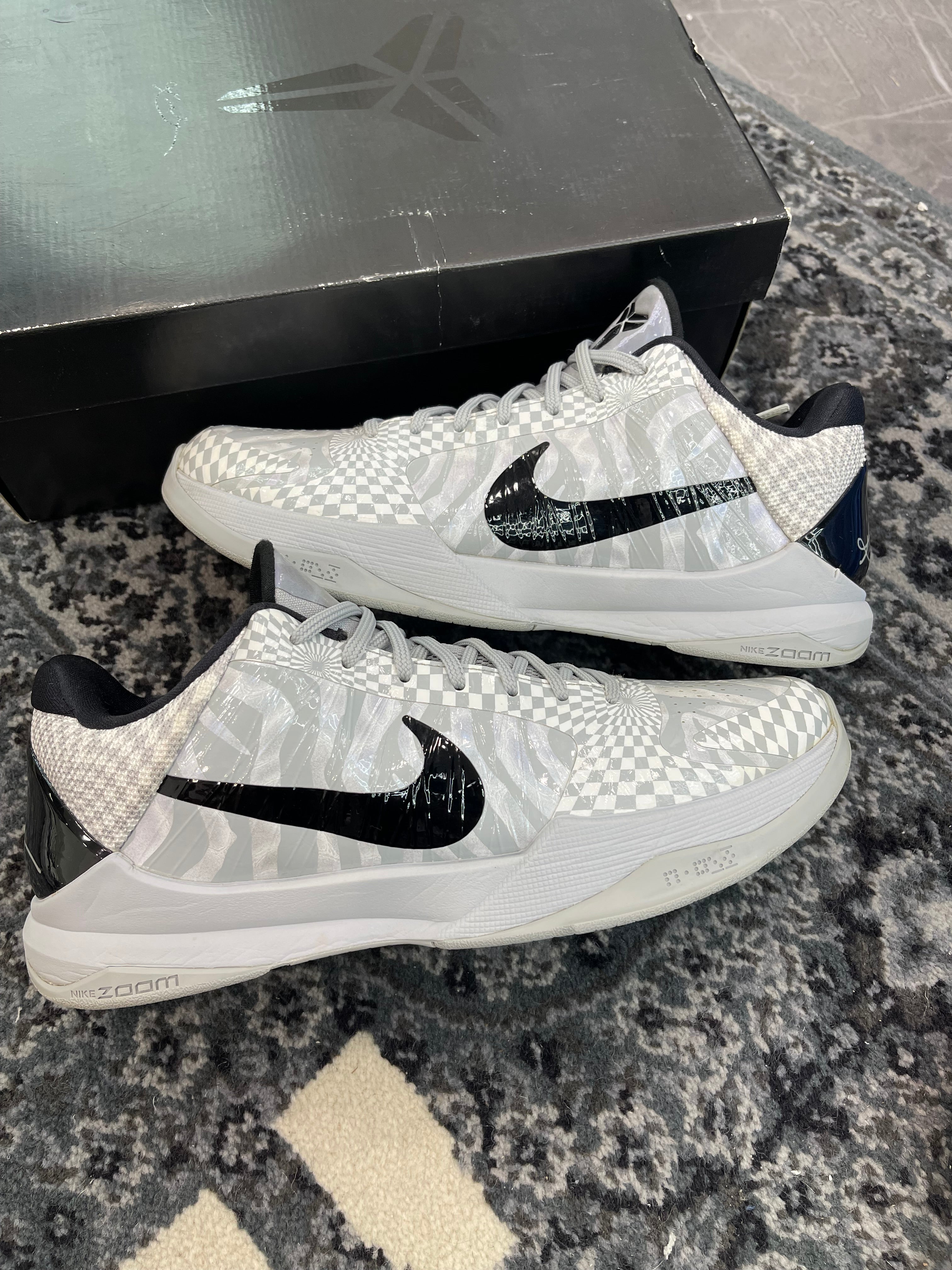 Kobe 5 Protro PE Demar Derozan “Zebra”
