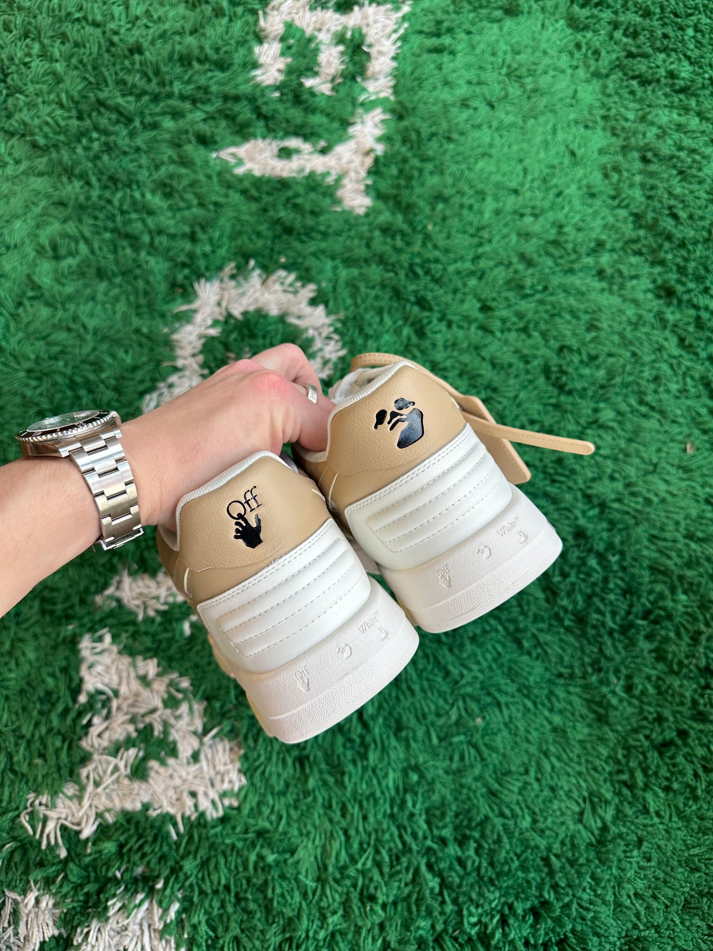 Off-White Out of Office “White Sand”