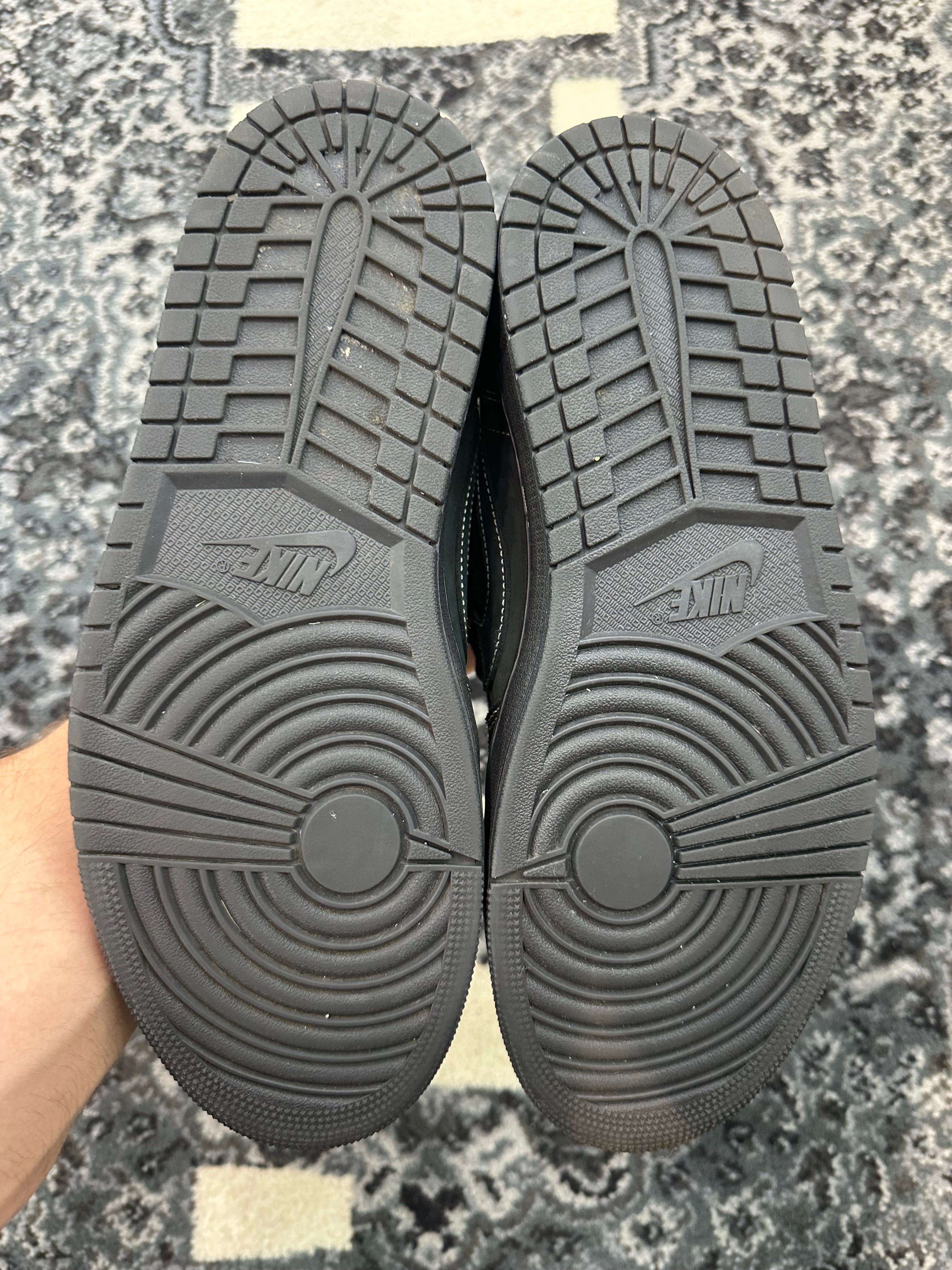 Jordan 1 Low Travis Scott “Phantom”