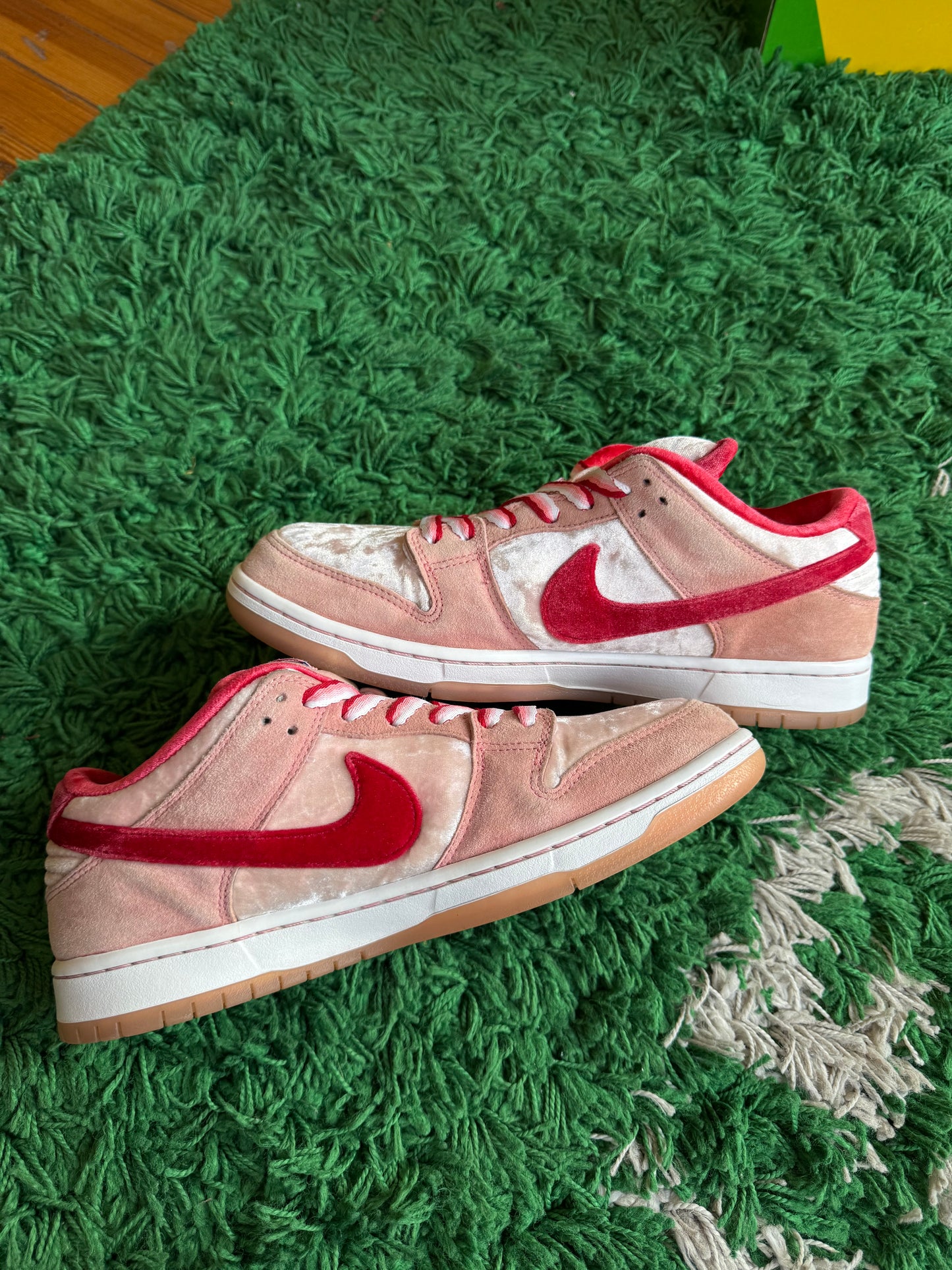 Nike Dunk Low SB “Strange Love”