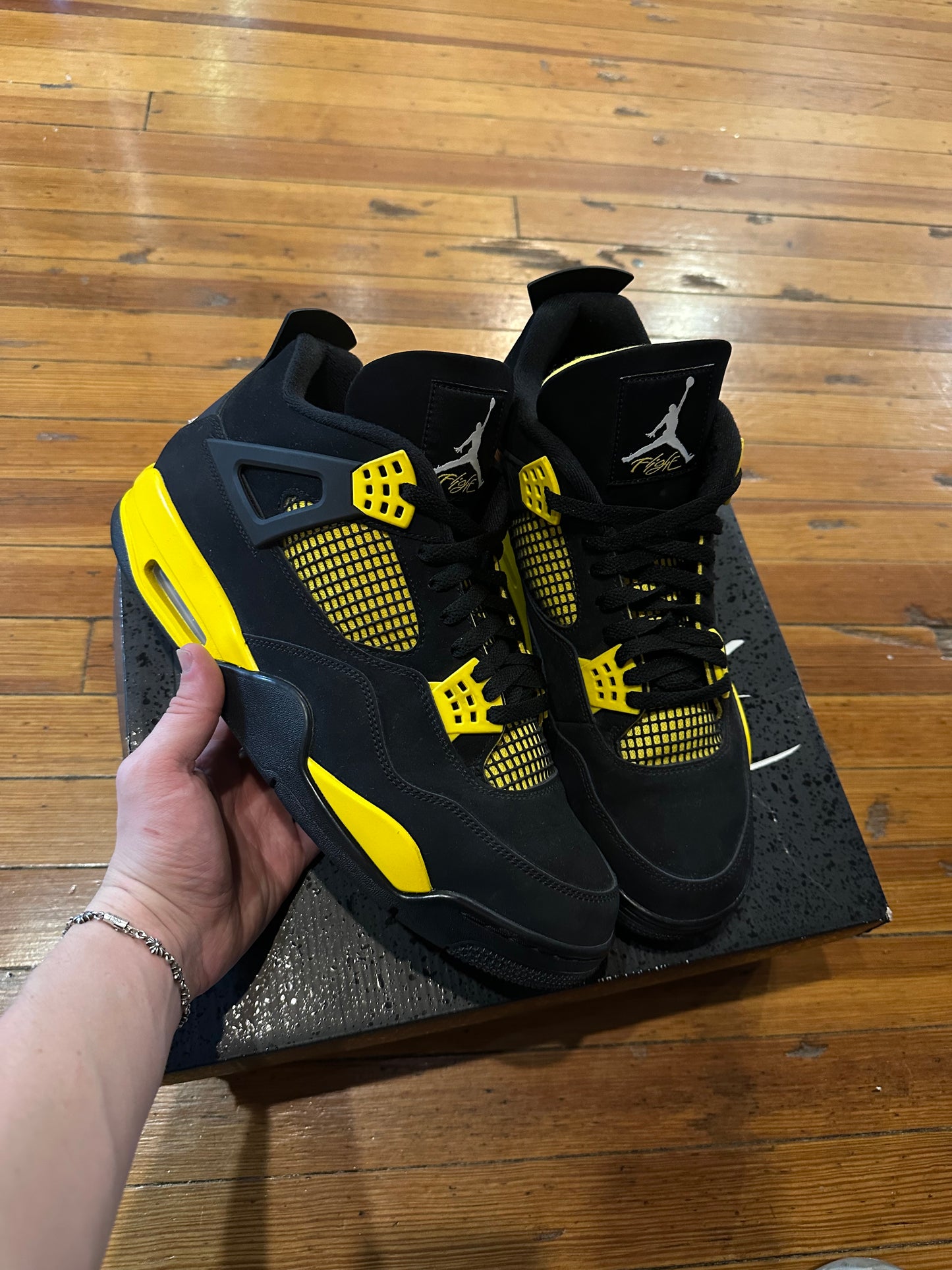 Jordan 4 “Thunder”