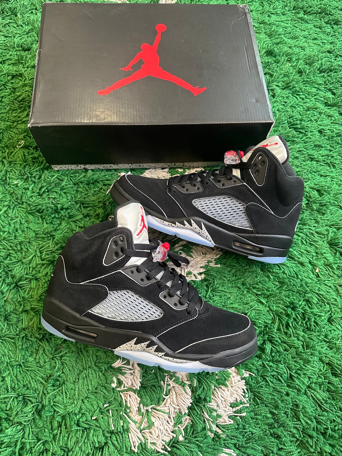 Jordan 5 Reimagined “Black Metallic”