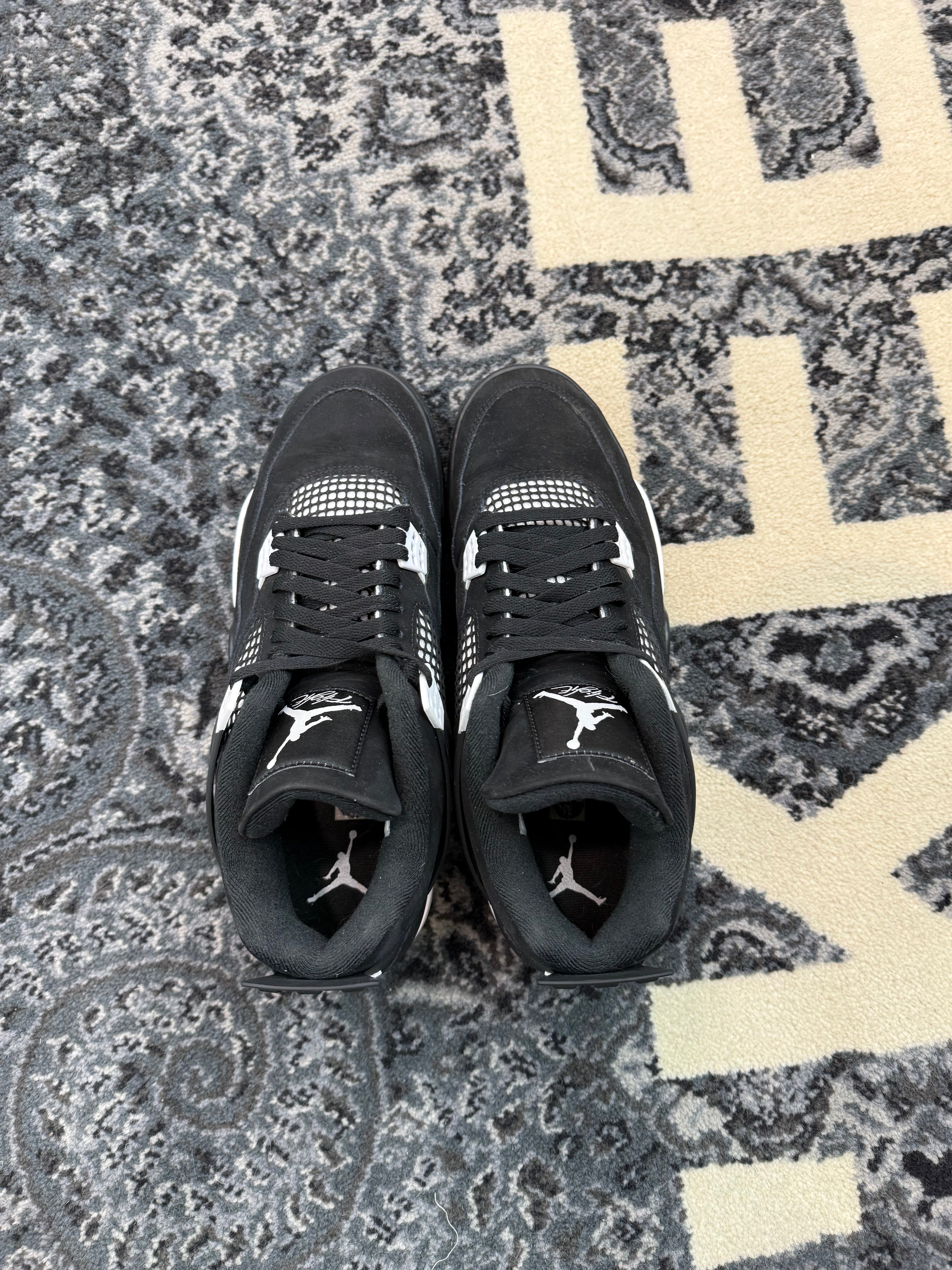 Jordan 4 “White Thunder”