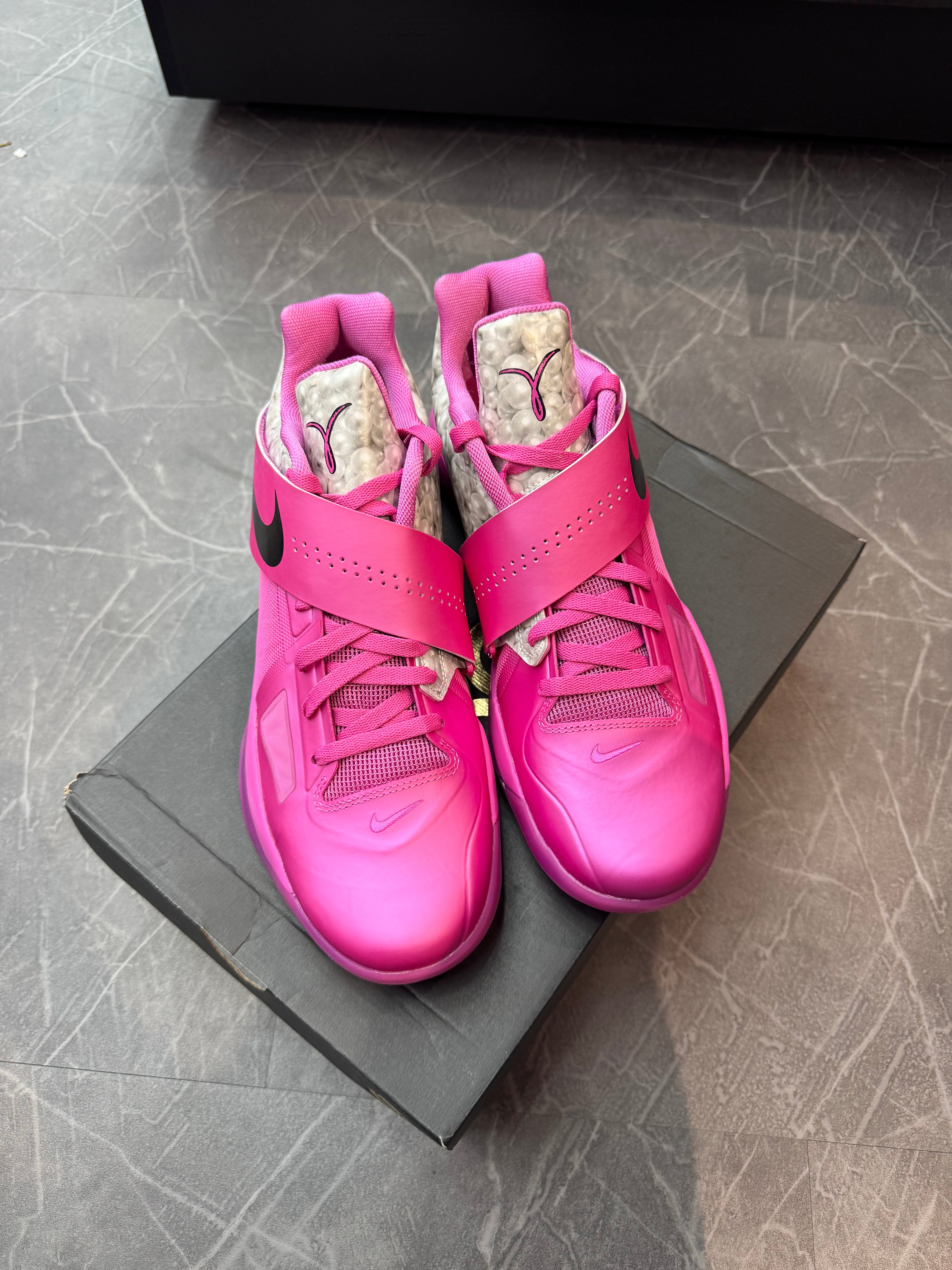 Nike KD 4 “Aunt Pearl” (2024)