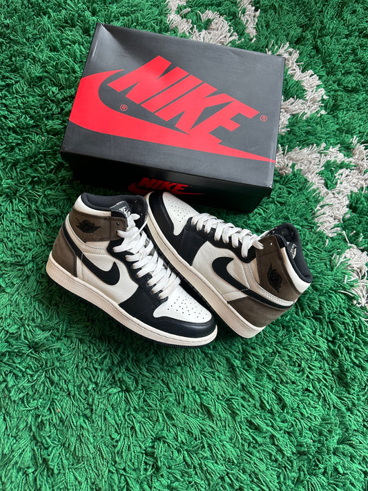 Jordan 1 High “Mocha”