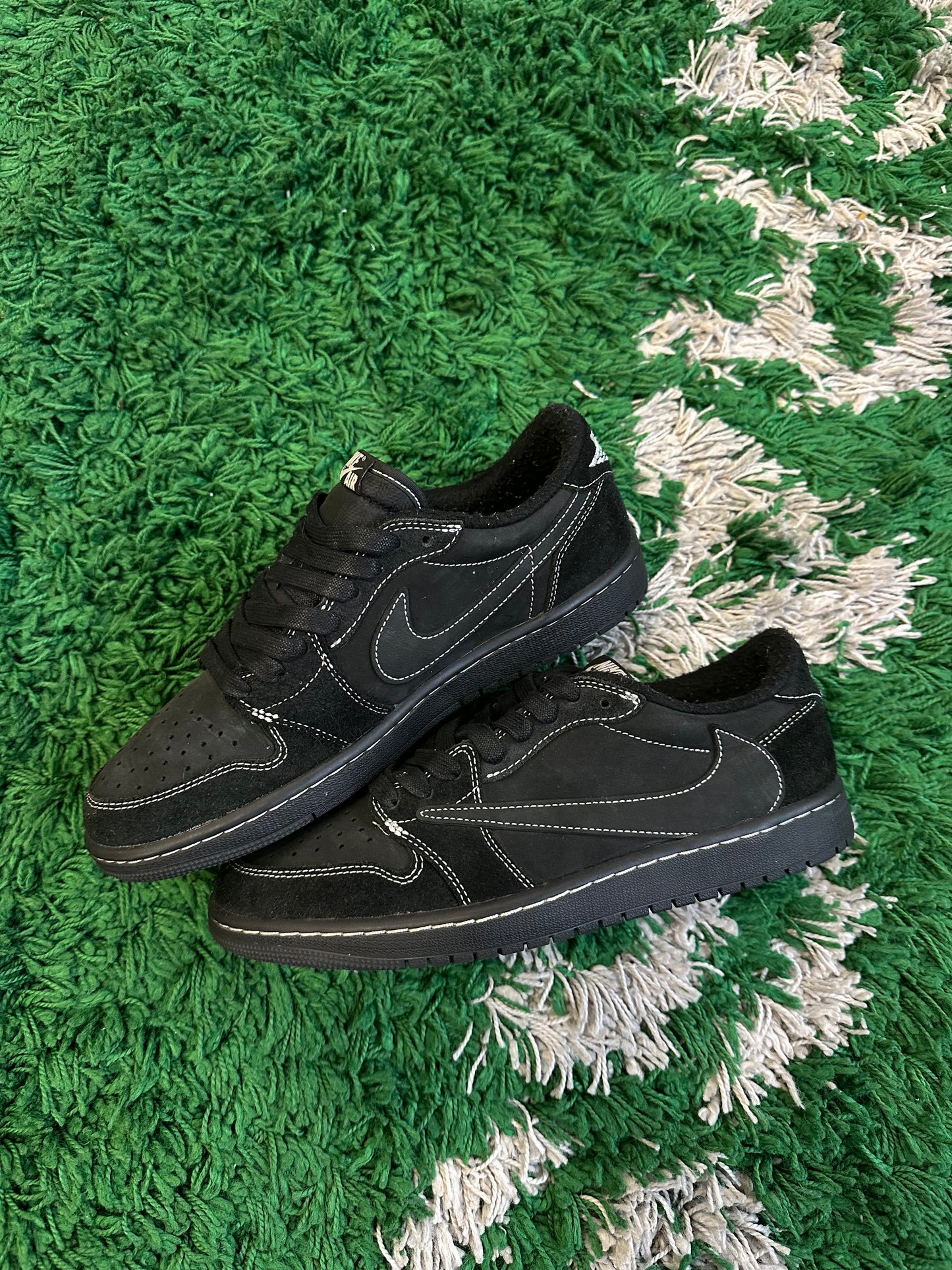 Travis Scott Jordan 1 Low “Phantom”