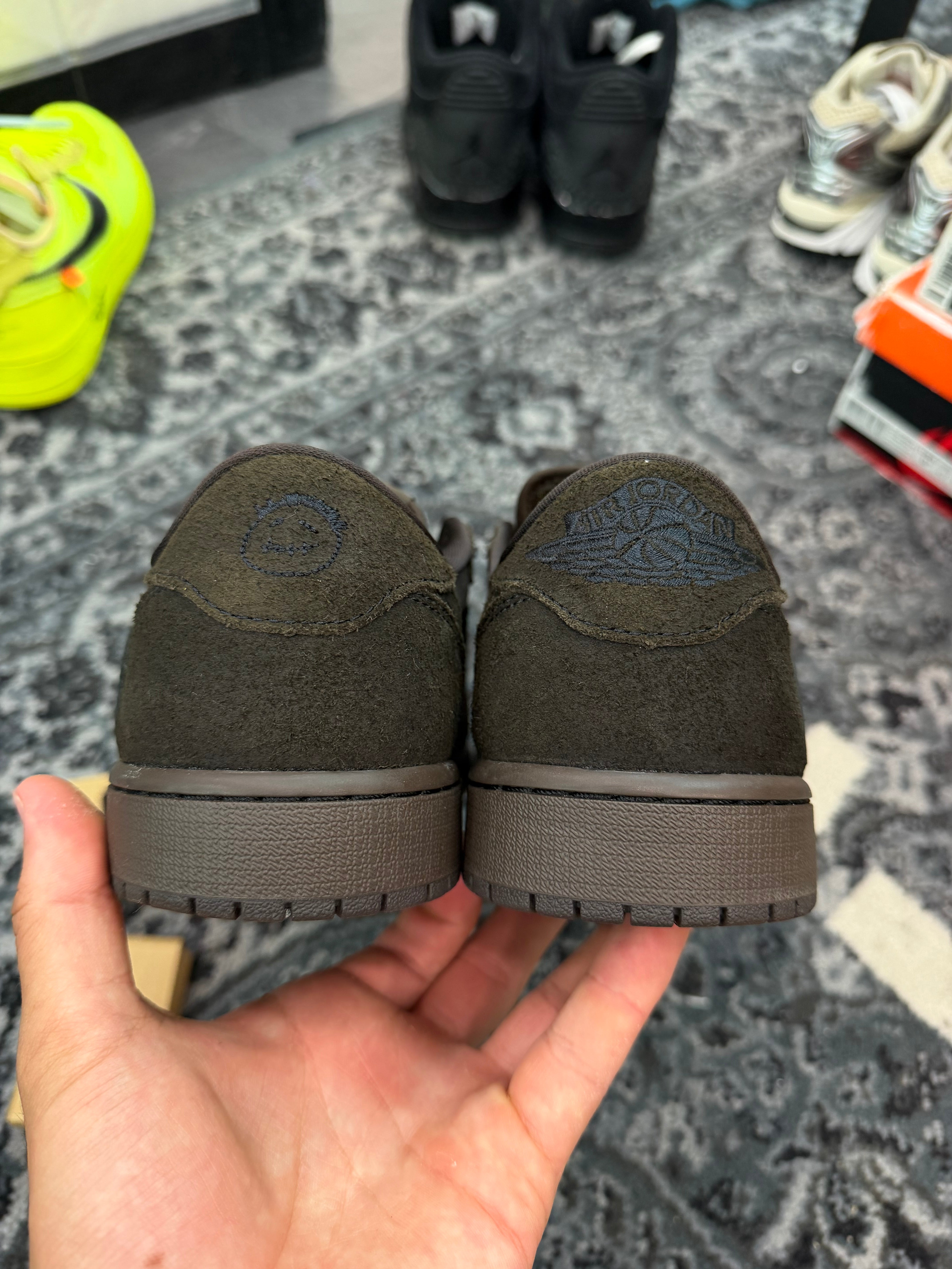 Jordan 1 Low x Travis Scott “Velvet Brown”