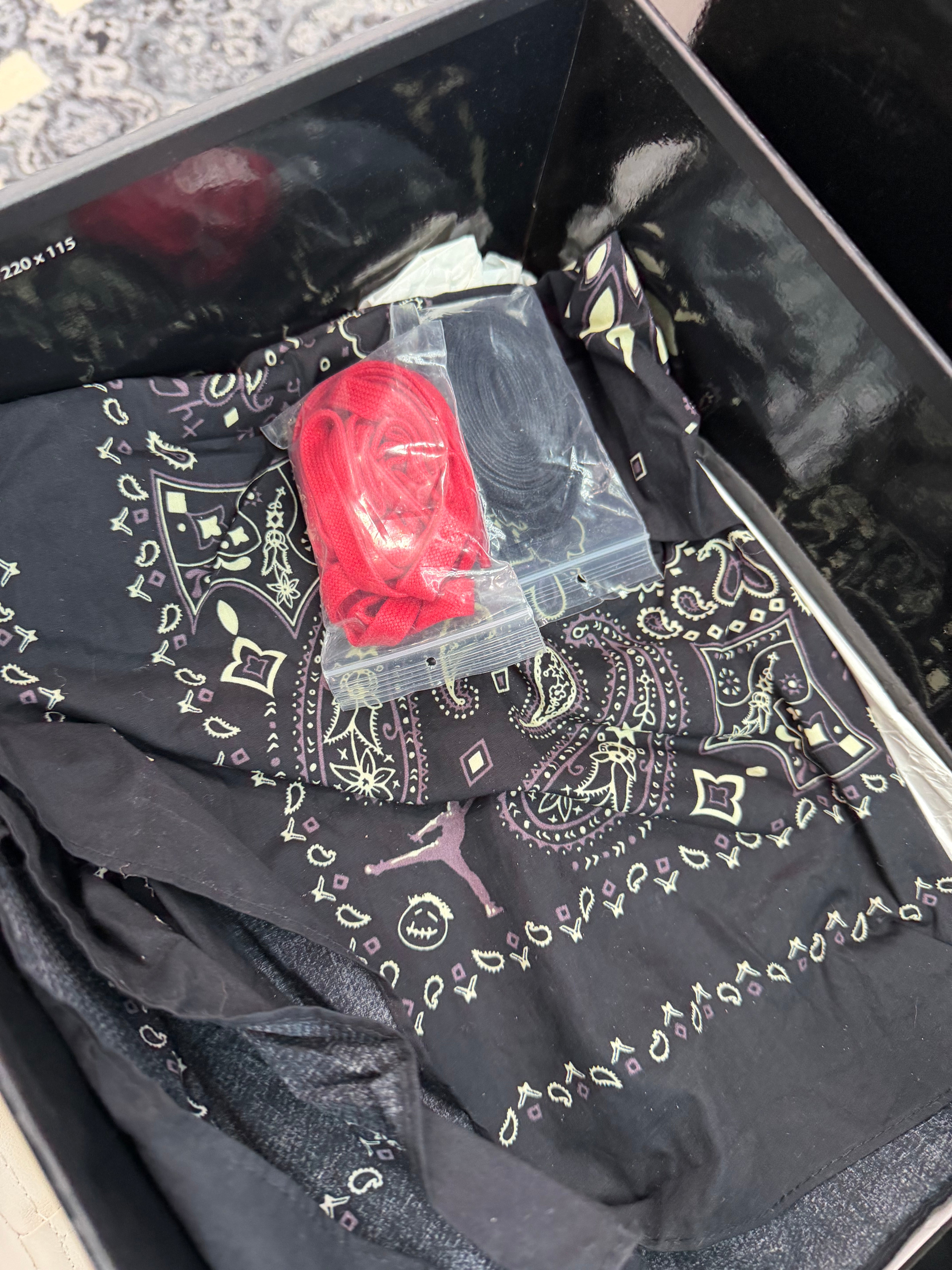 Jordan 1 Low x Travis Scott “Phantom”