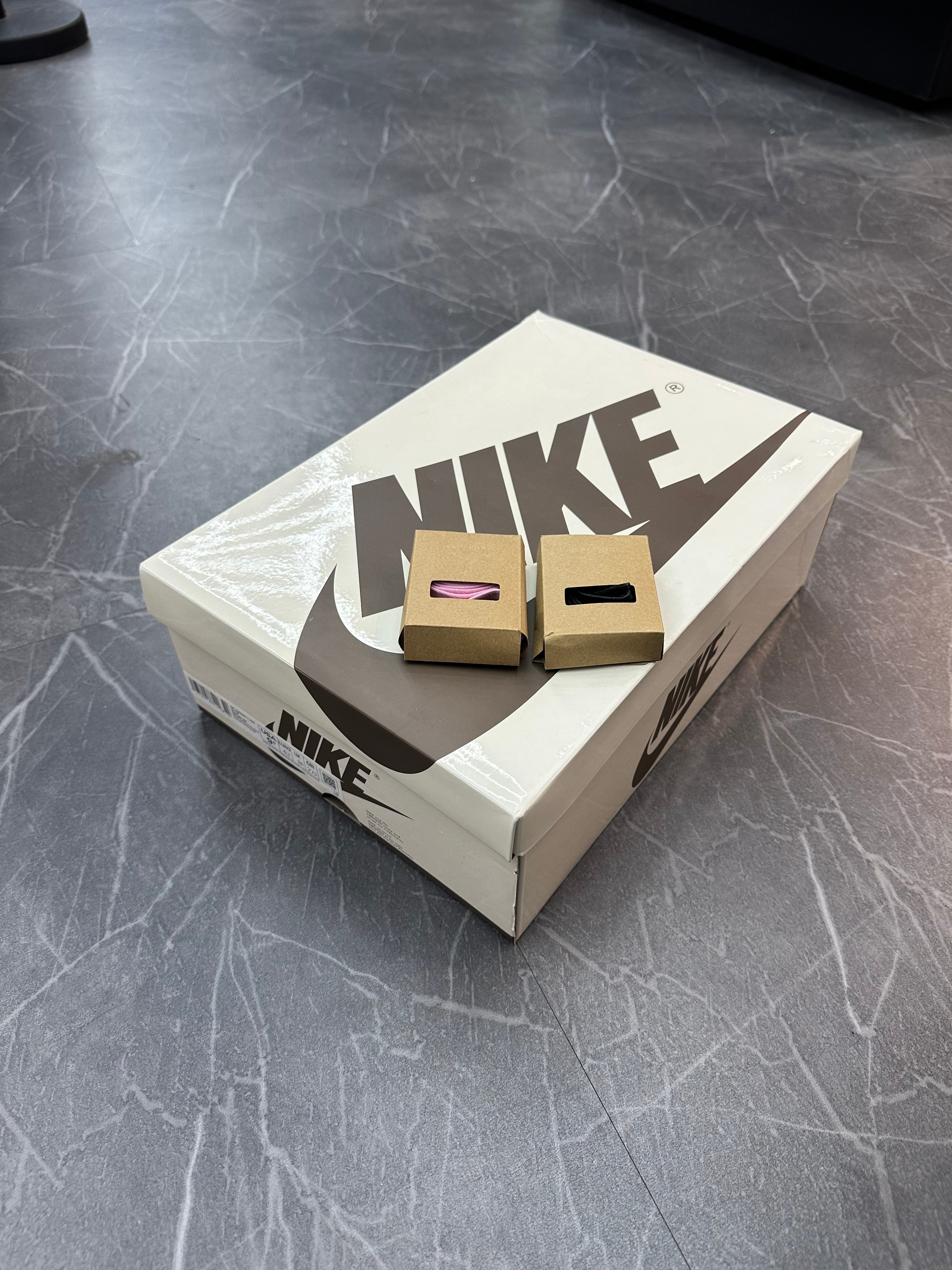 Jordan 1 Low Travis Scott “Medium Olive”