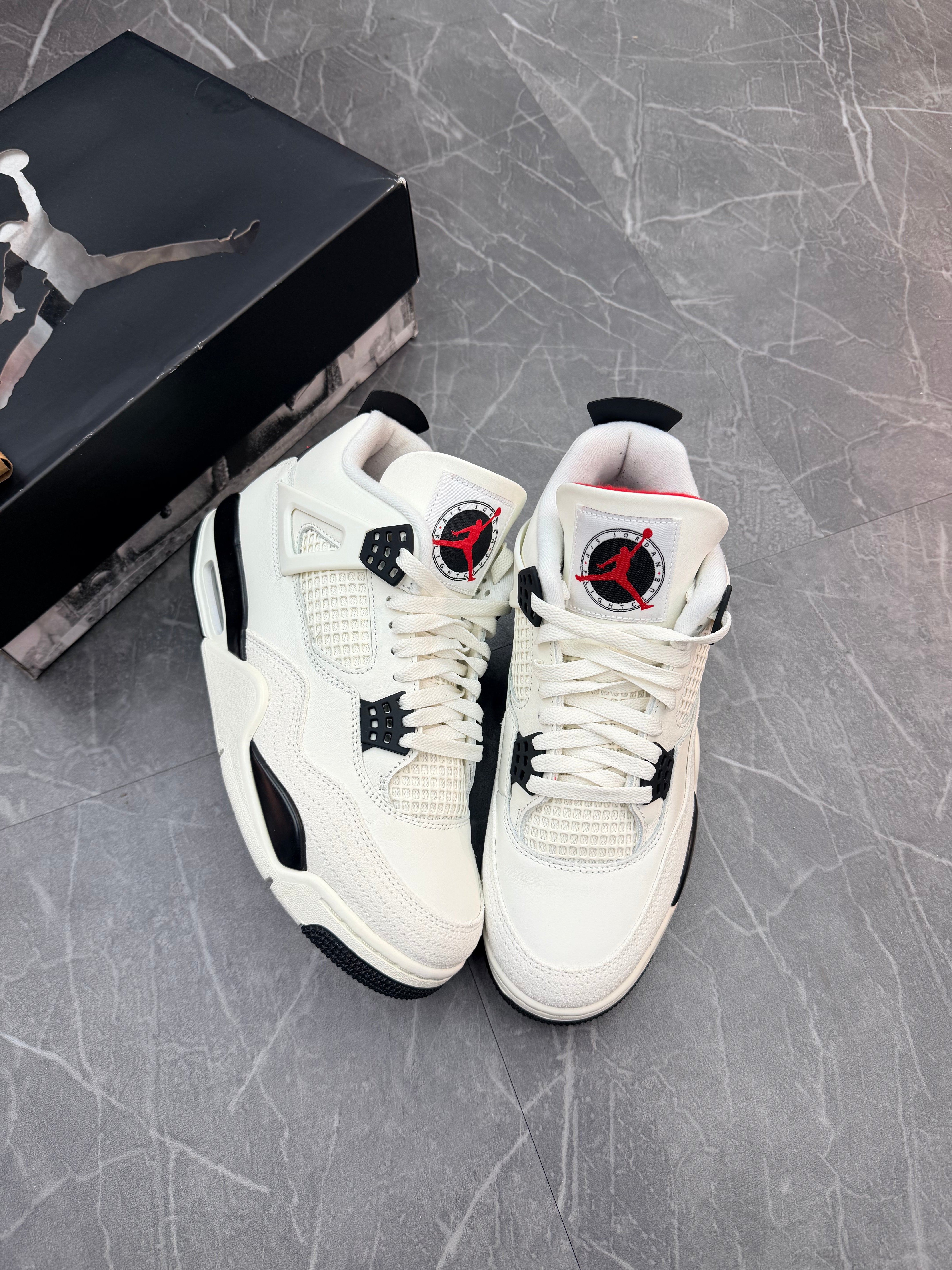 Jordan 4 “Flight Club”