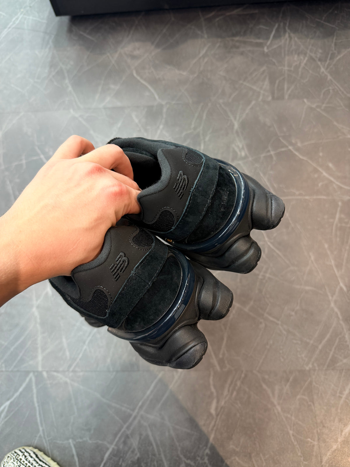New Balance 9060 Triple Black