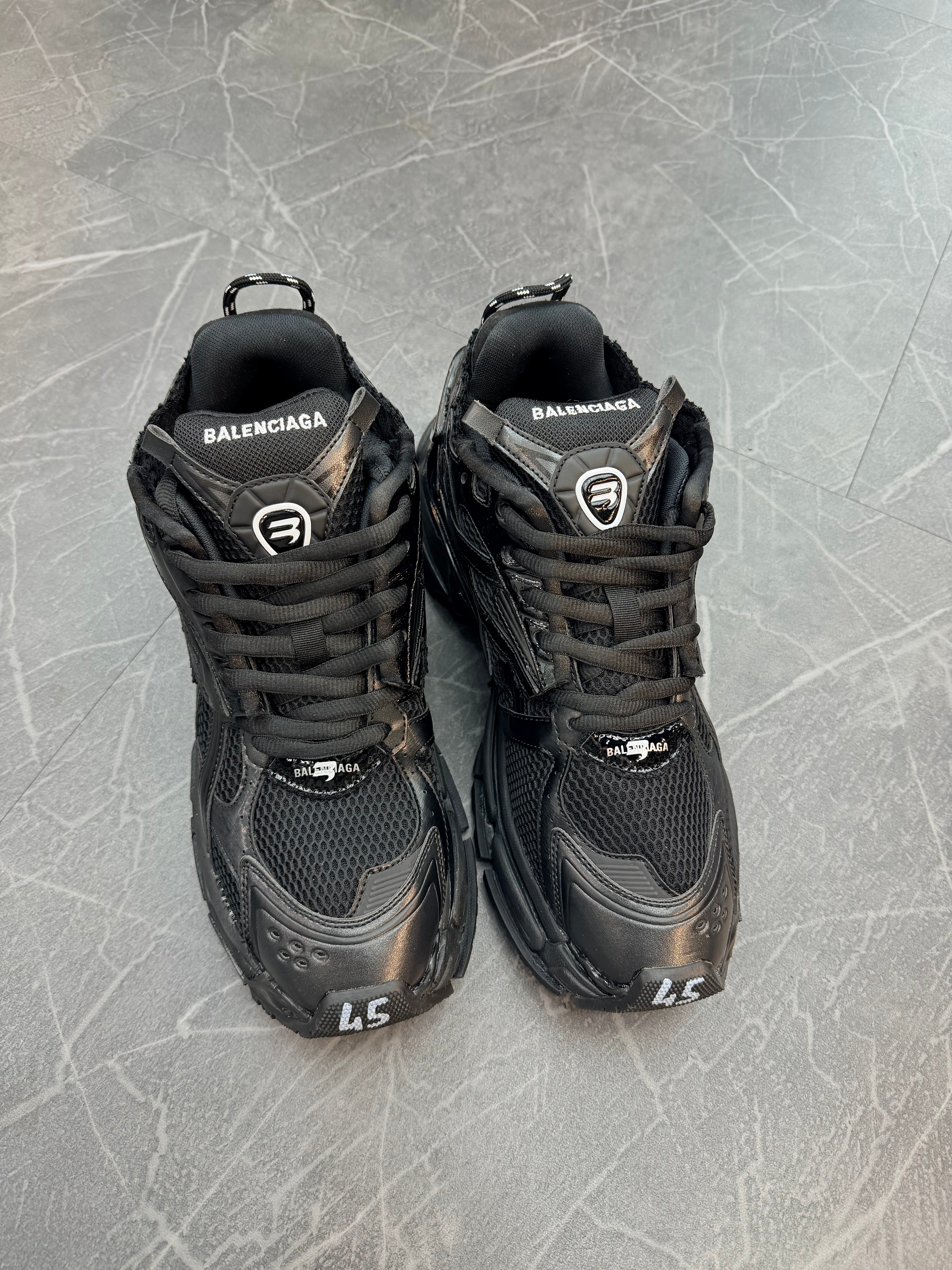 Balenciaga Runner “Black”