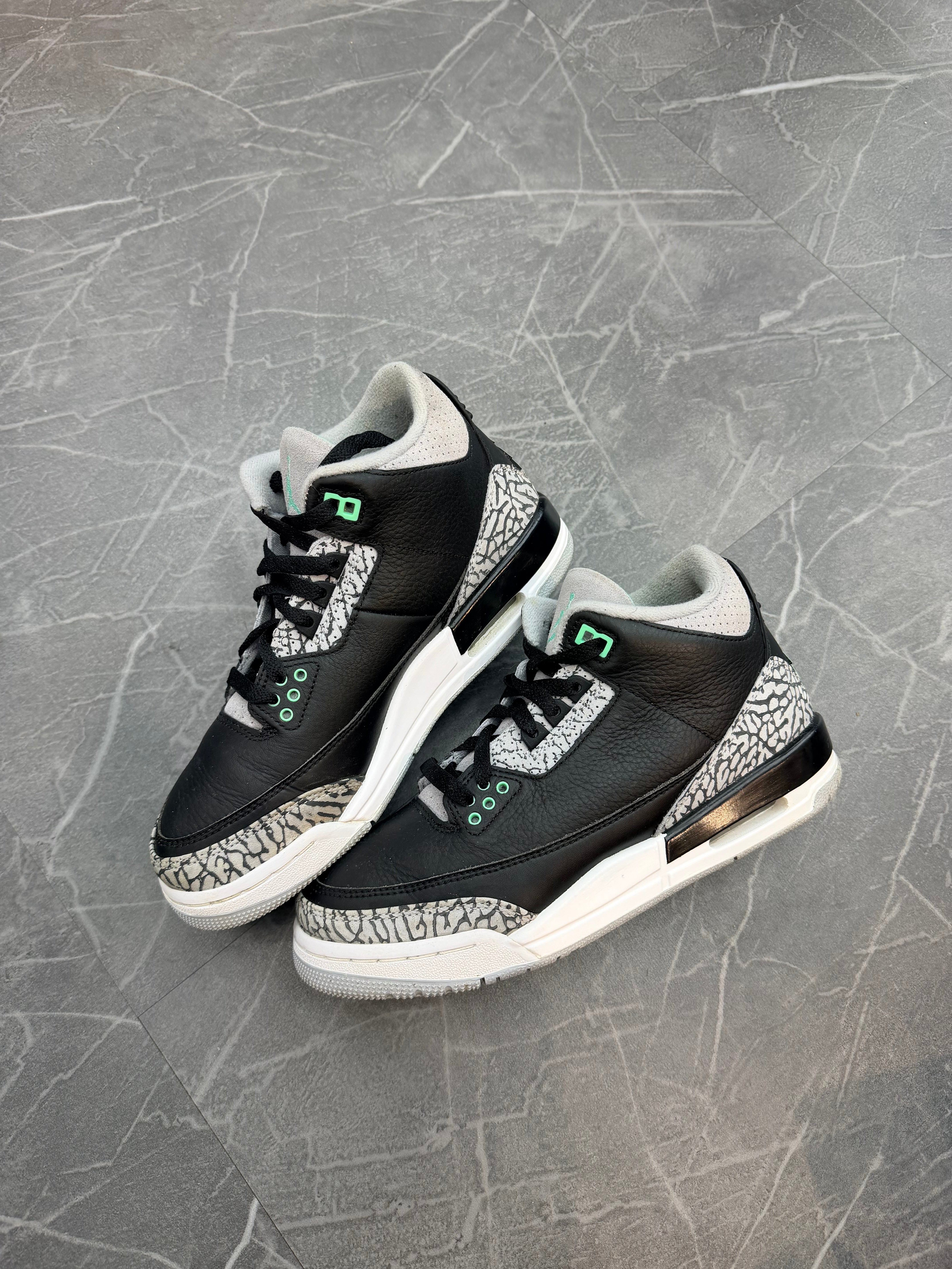 Jordan 3 “Green Glow”
