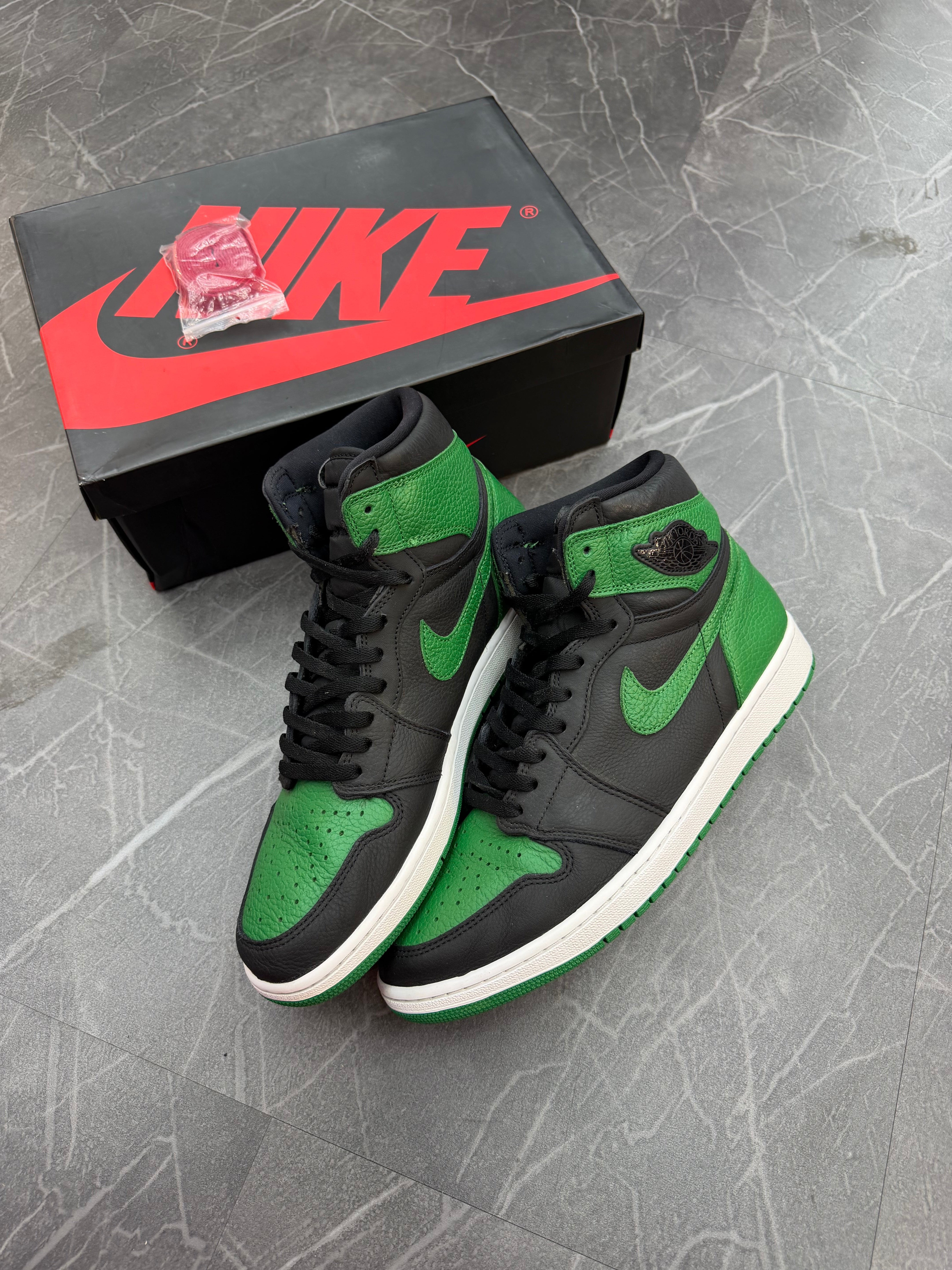 Jordan 1 “Pine Green Black”
