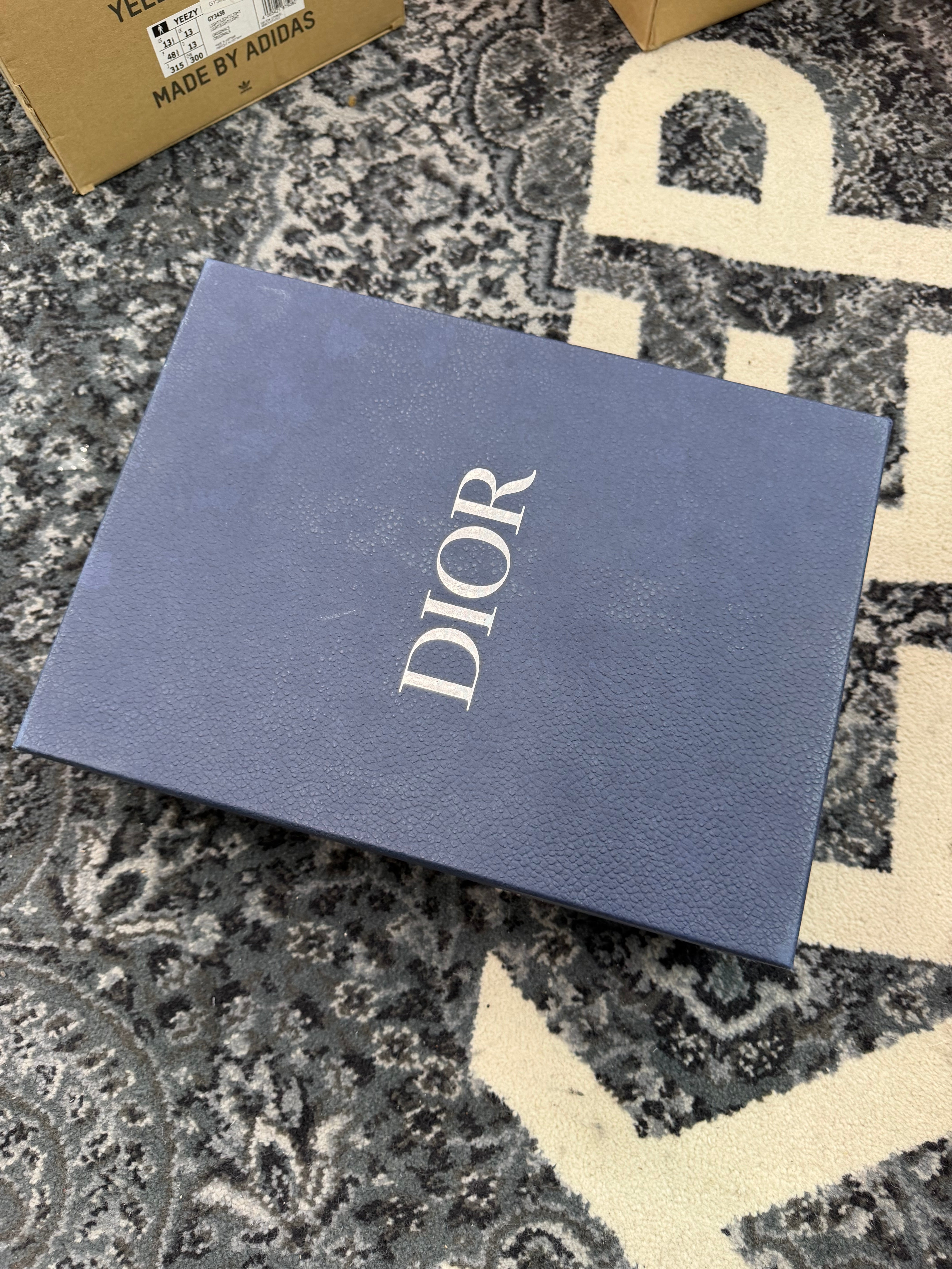 Dior B22 “Black White”