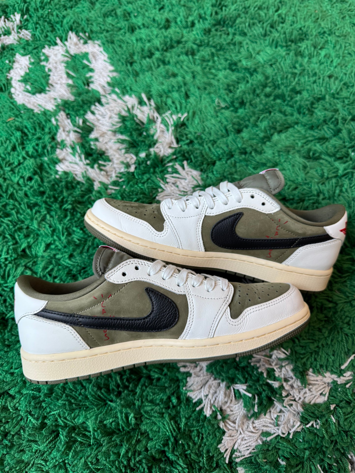 Jordan 1 Low x Travis Scott “Medium Olive”