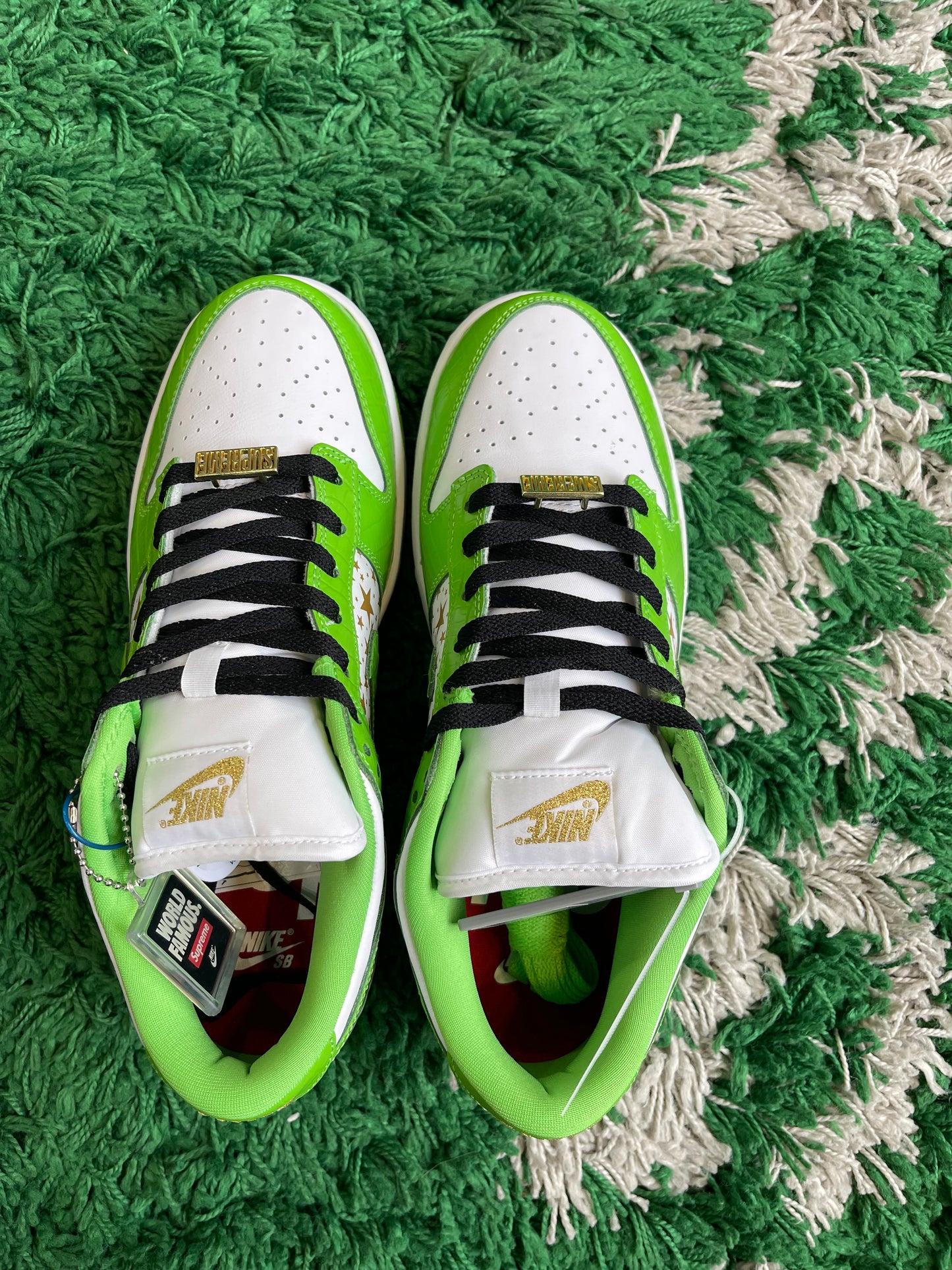 Nike Dunk Low SB x Supreme “Mean Green”