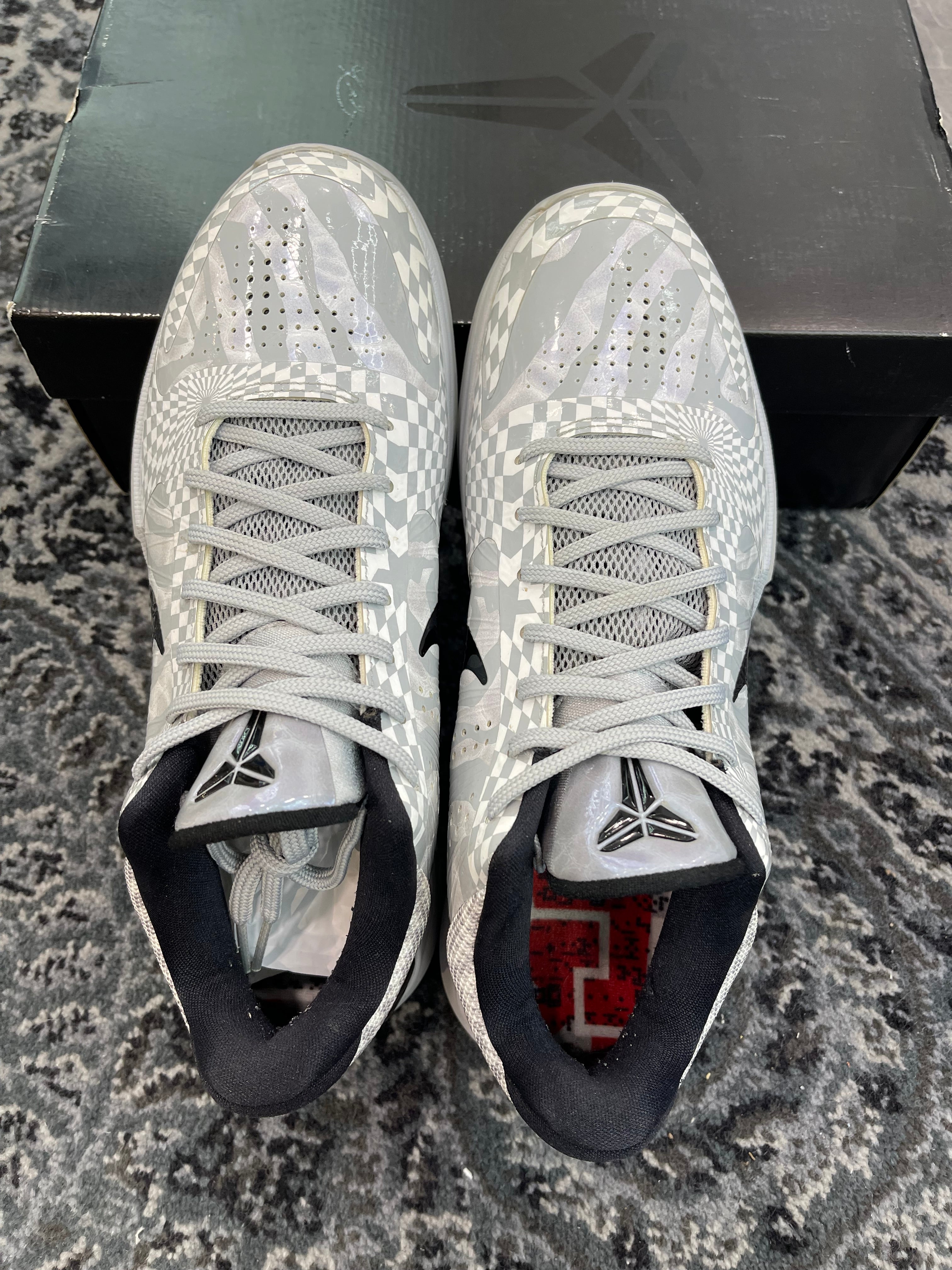 Kobe 5 Protro PE Demar Derozan “Zebra”