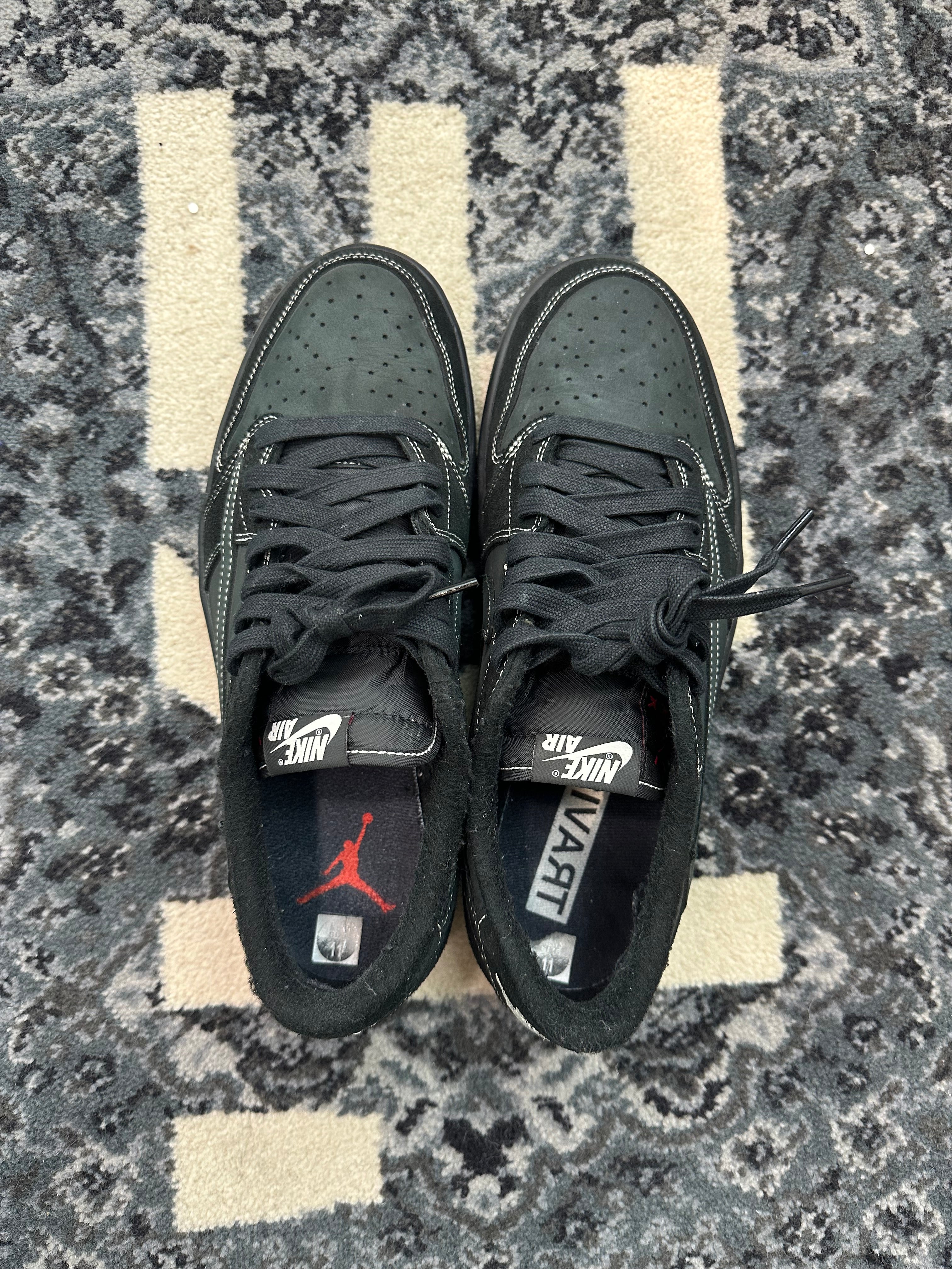 Jordan 1 Low Travis Scott “Phantom”