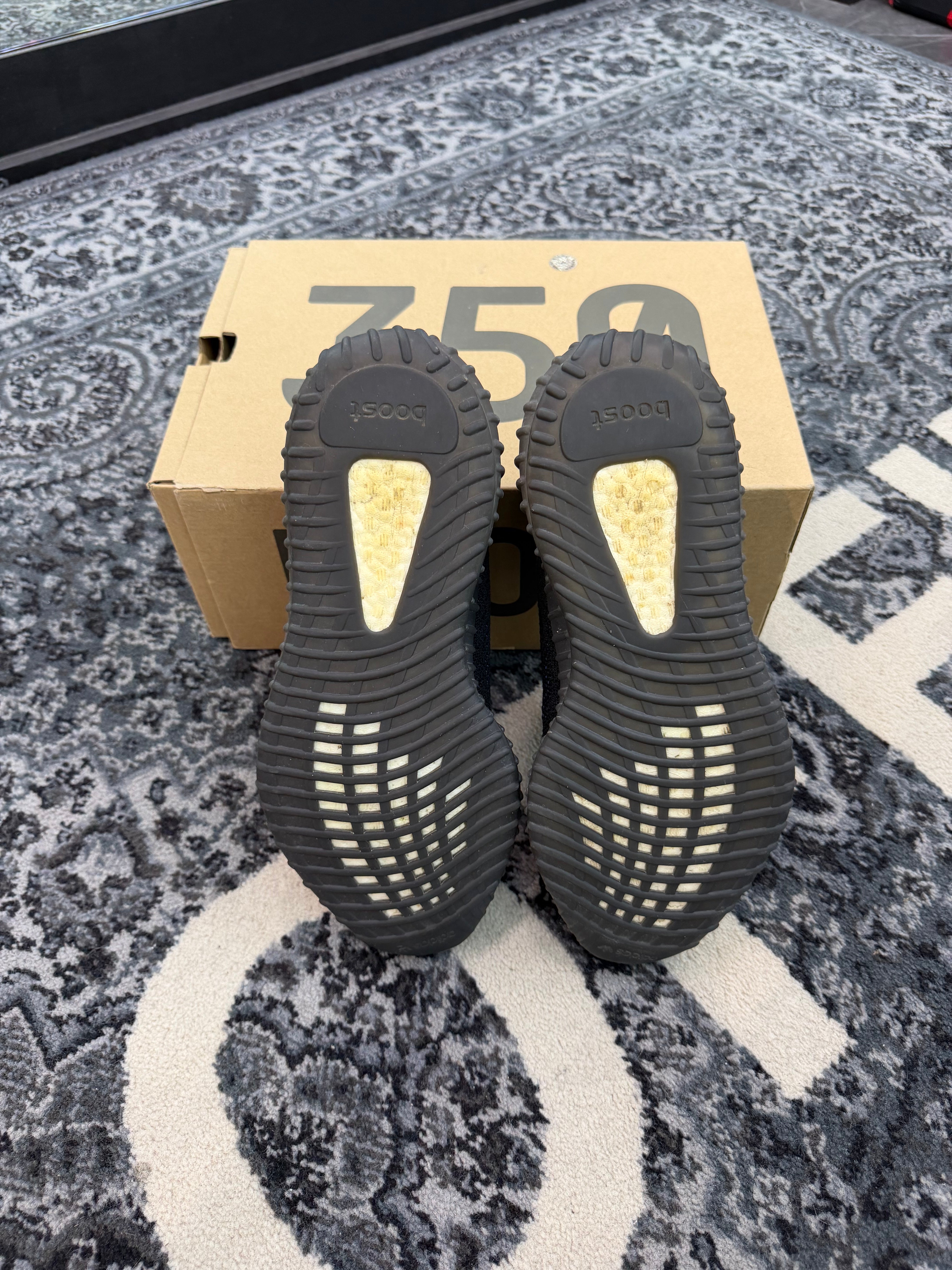 Yeezy 350 “Dazzling Blue”