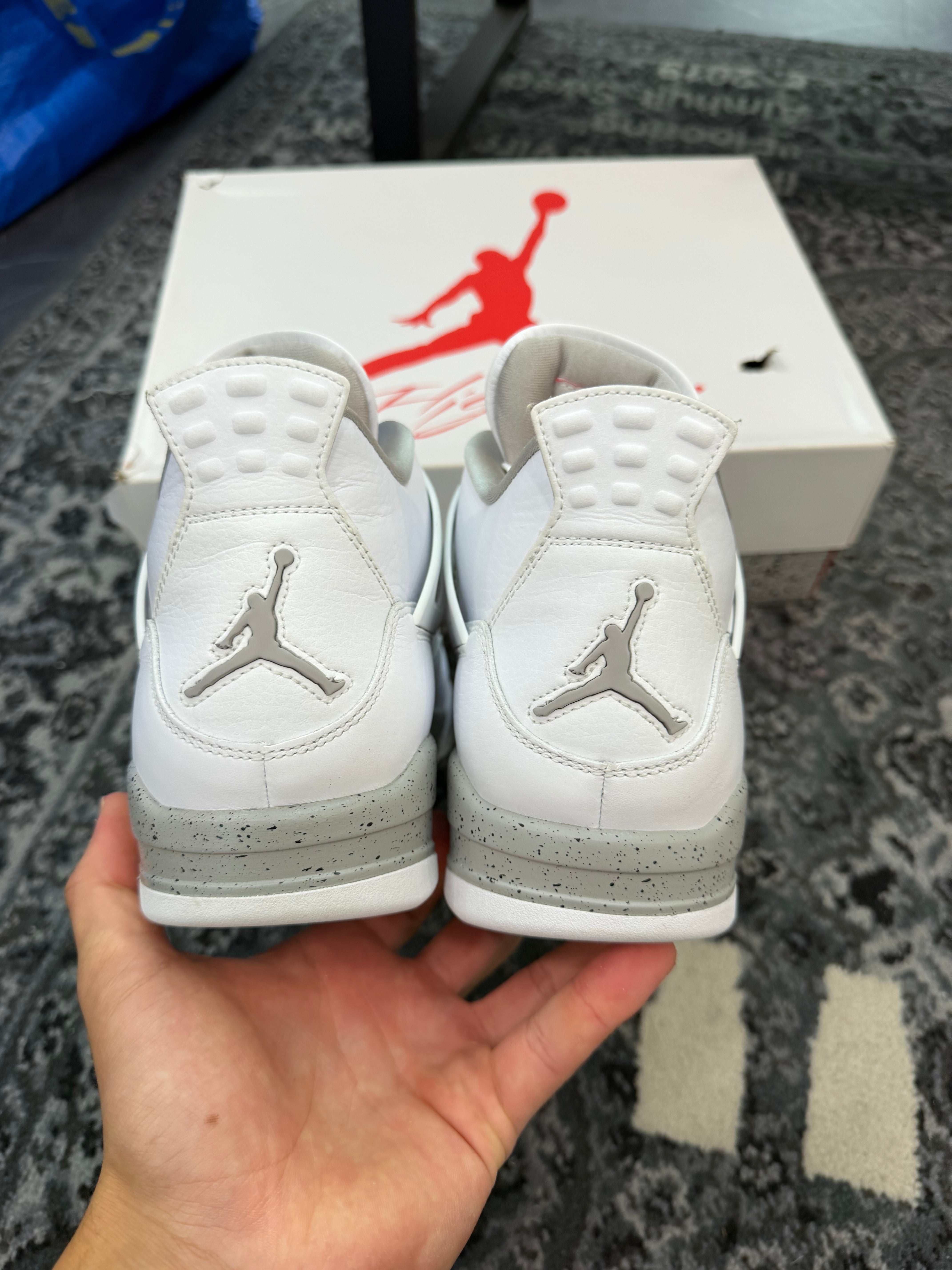 Jordan 4 “White Oreo”