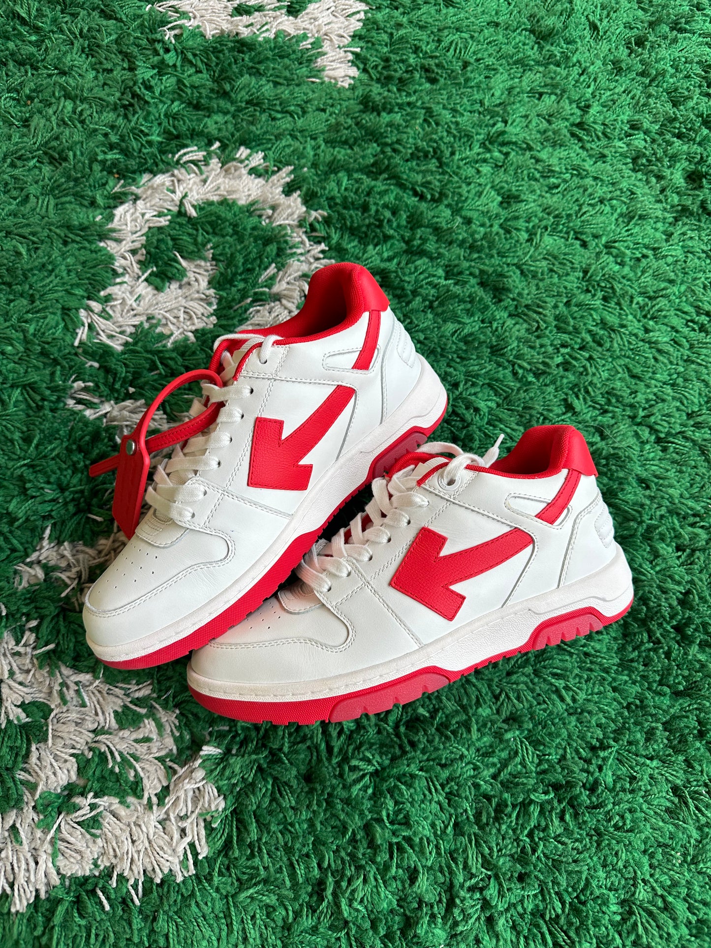 Off-White Out of Office “Red White”