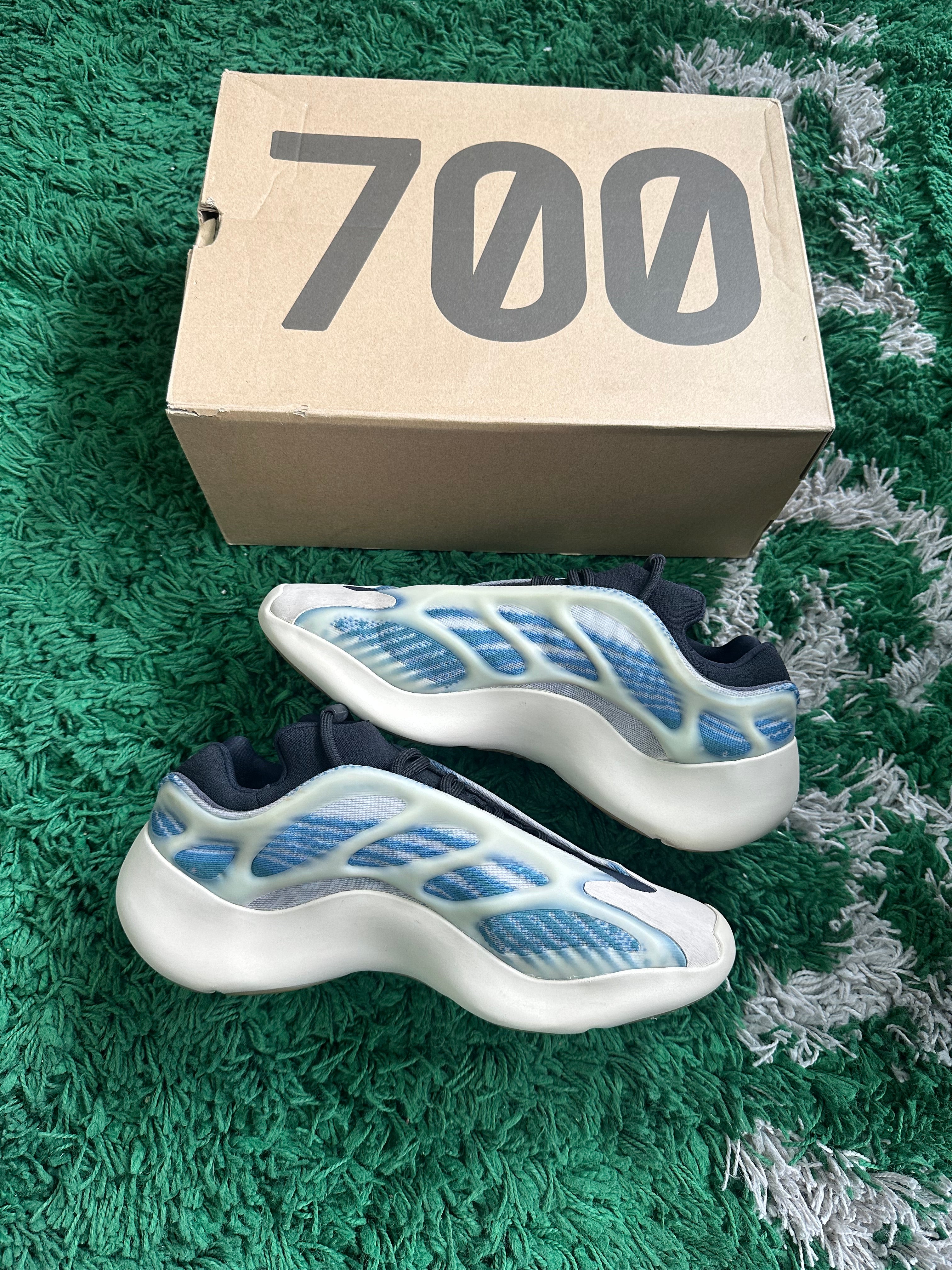 Yeezy 700 “Kyanite”