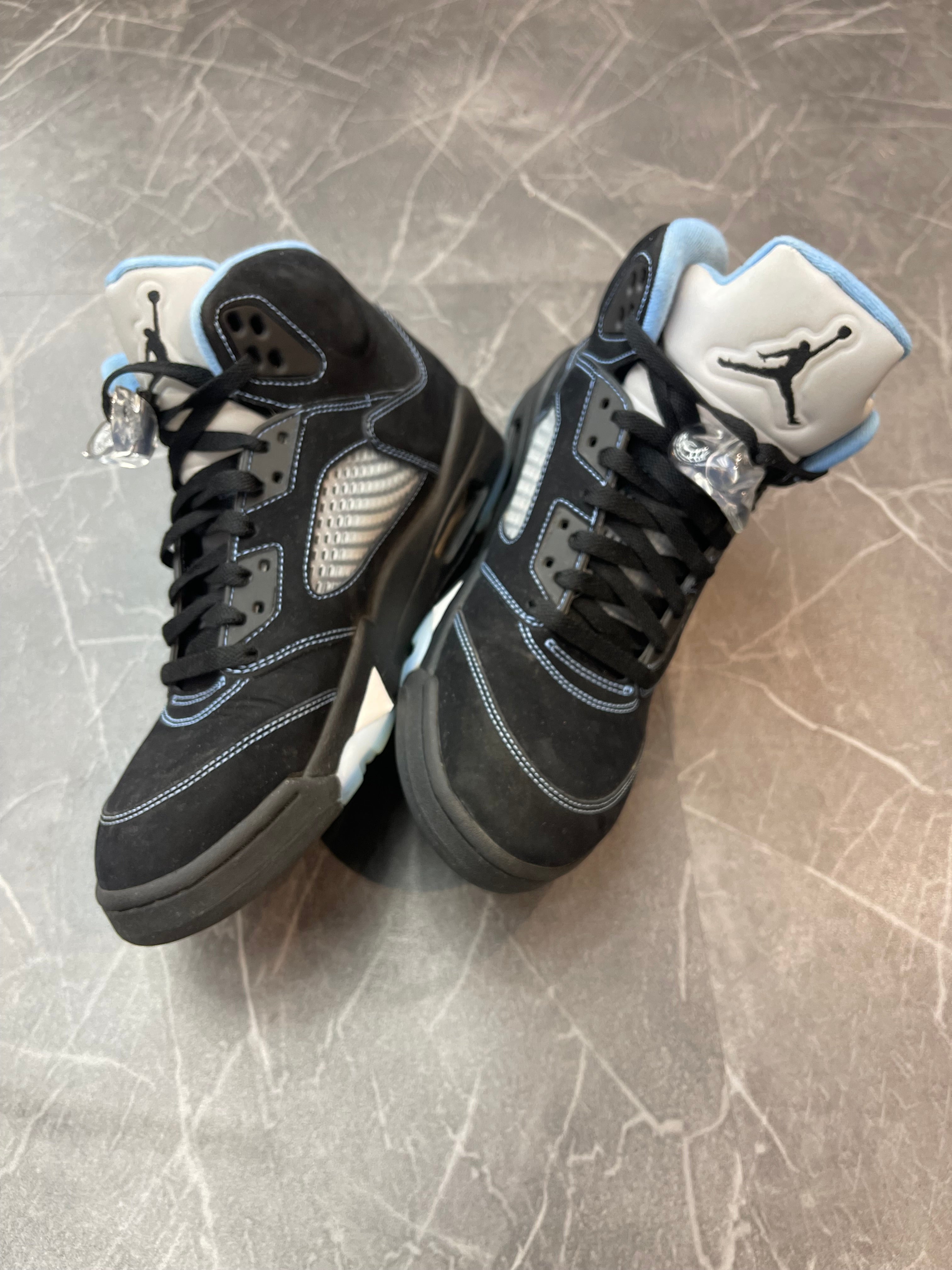 Jordan 5 “Black University Blue”