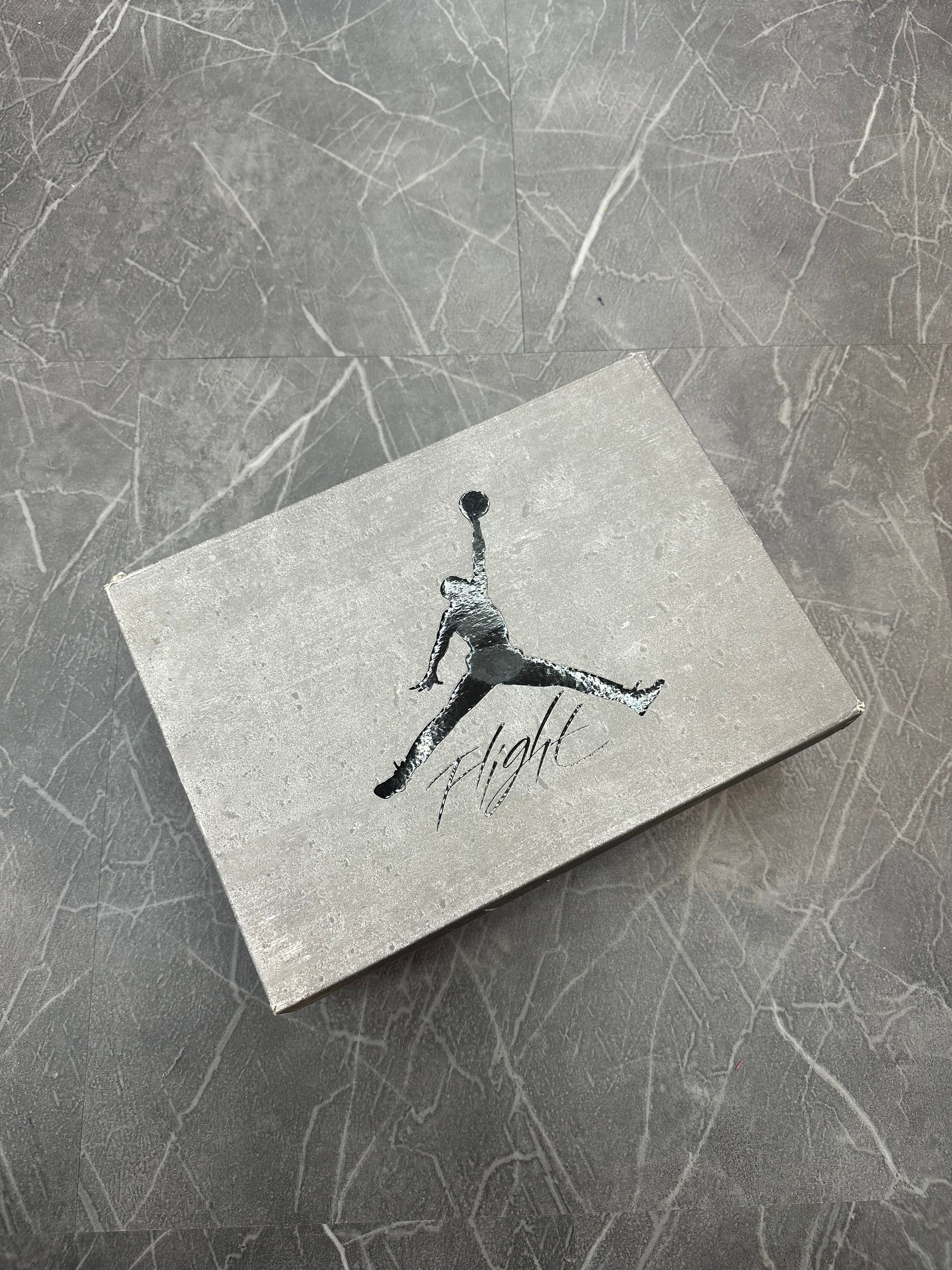 Jordan 4 “Cave Stone”