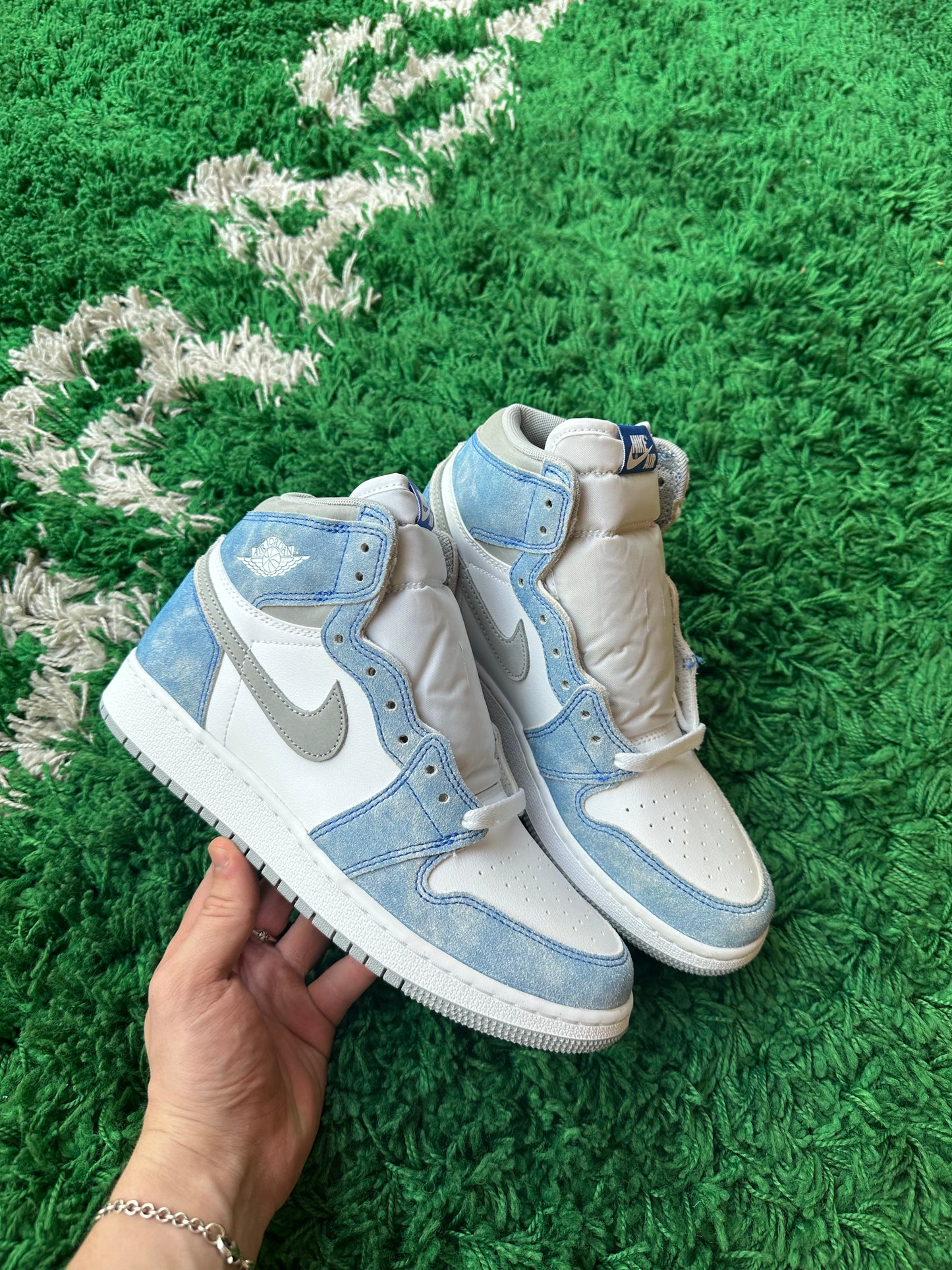 Jordan 1 High “Hyper Royal”