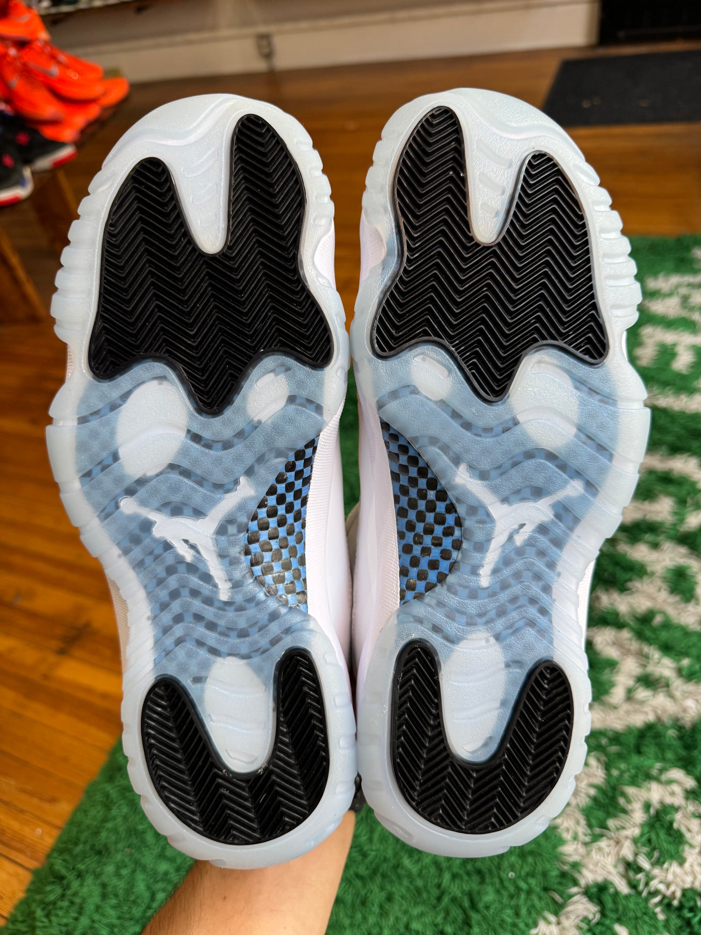 Jordan 11 Low “Legend Blue”